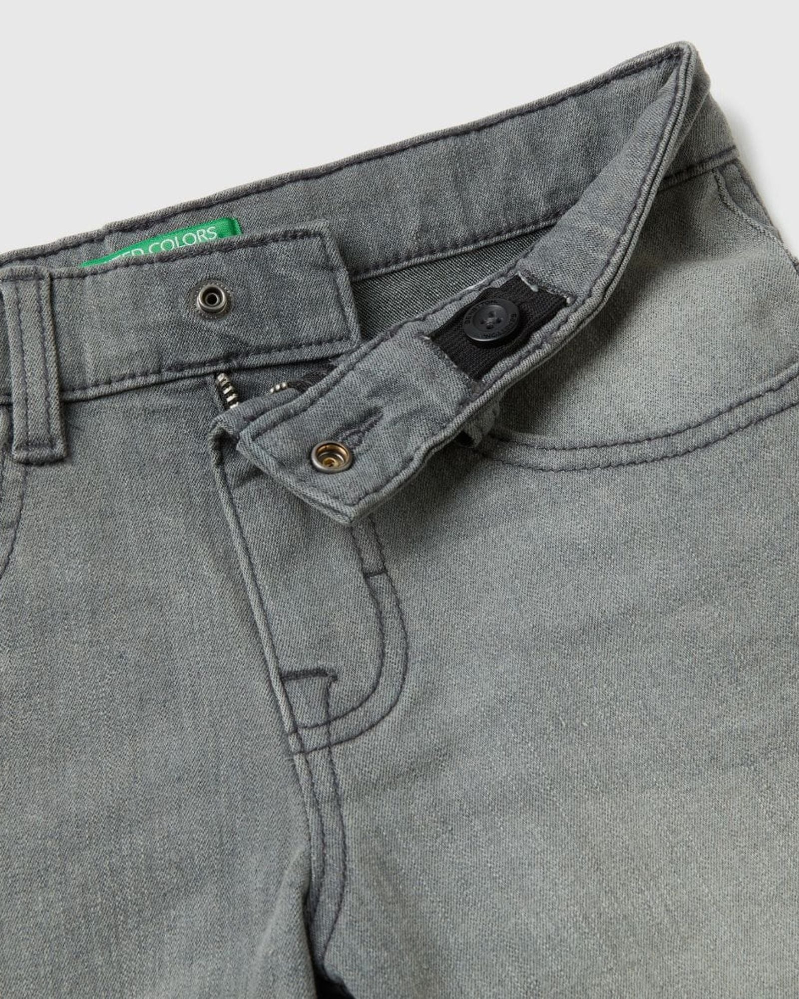 Slim fit bermudas in 