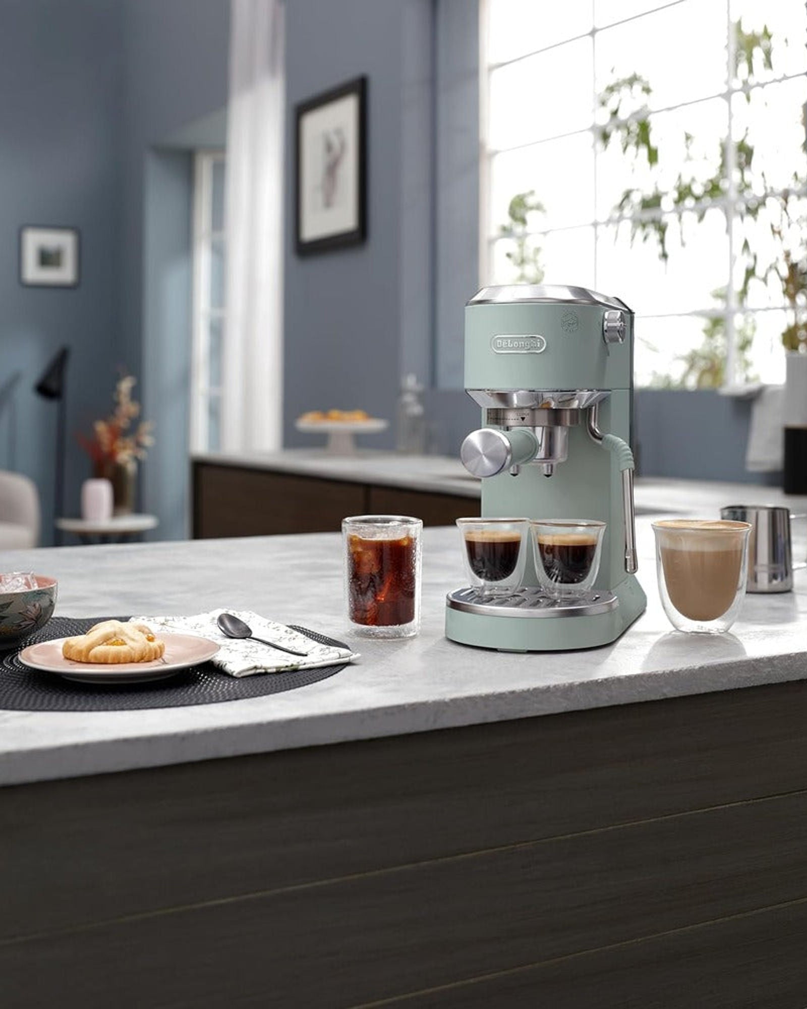 De'Longhi Dedica Style Pump Espresso