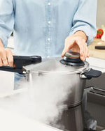 Fissler VITAVIT PREMIUM PRESSURE COOKER 18CM 2.5L W/ PERFORATED INSERT