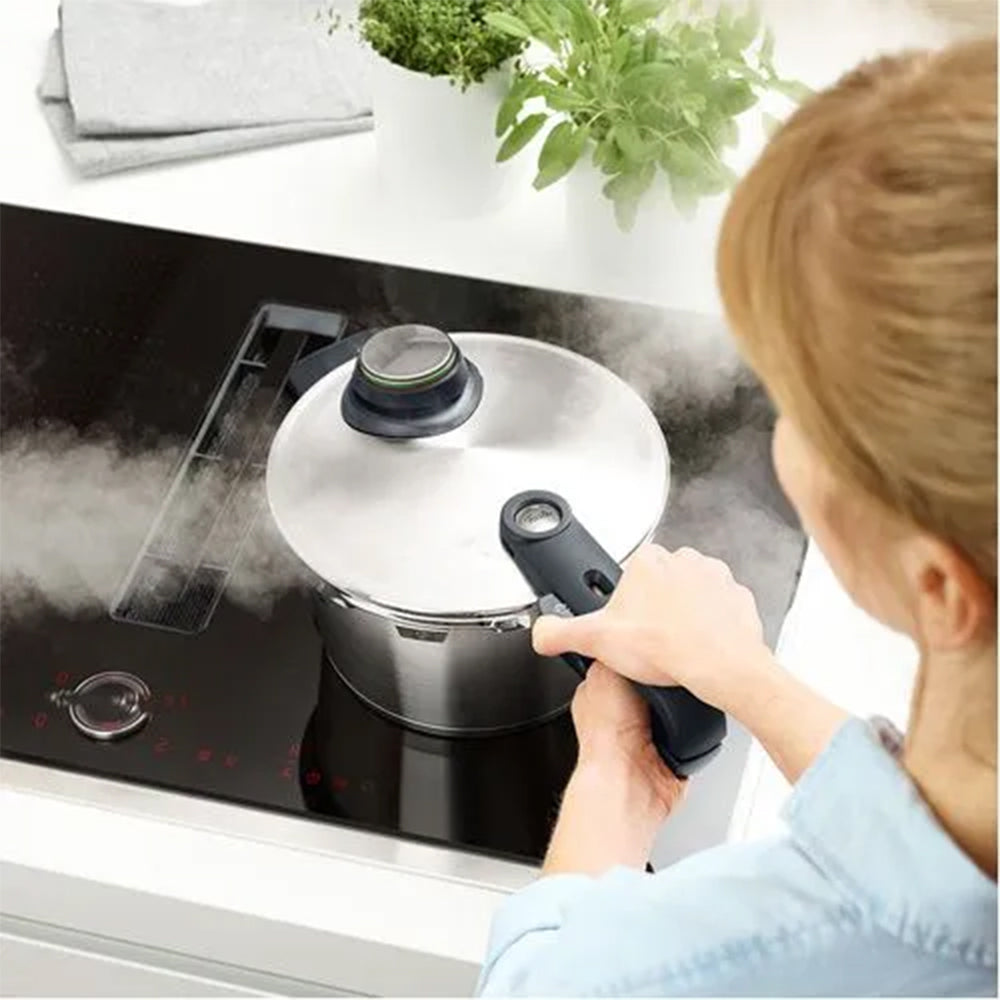 Fissler VITAVIT PREMIUM S4 PRESSURE COOKER 22CM 4.5L WITH PERFORATED INSERT