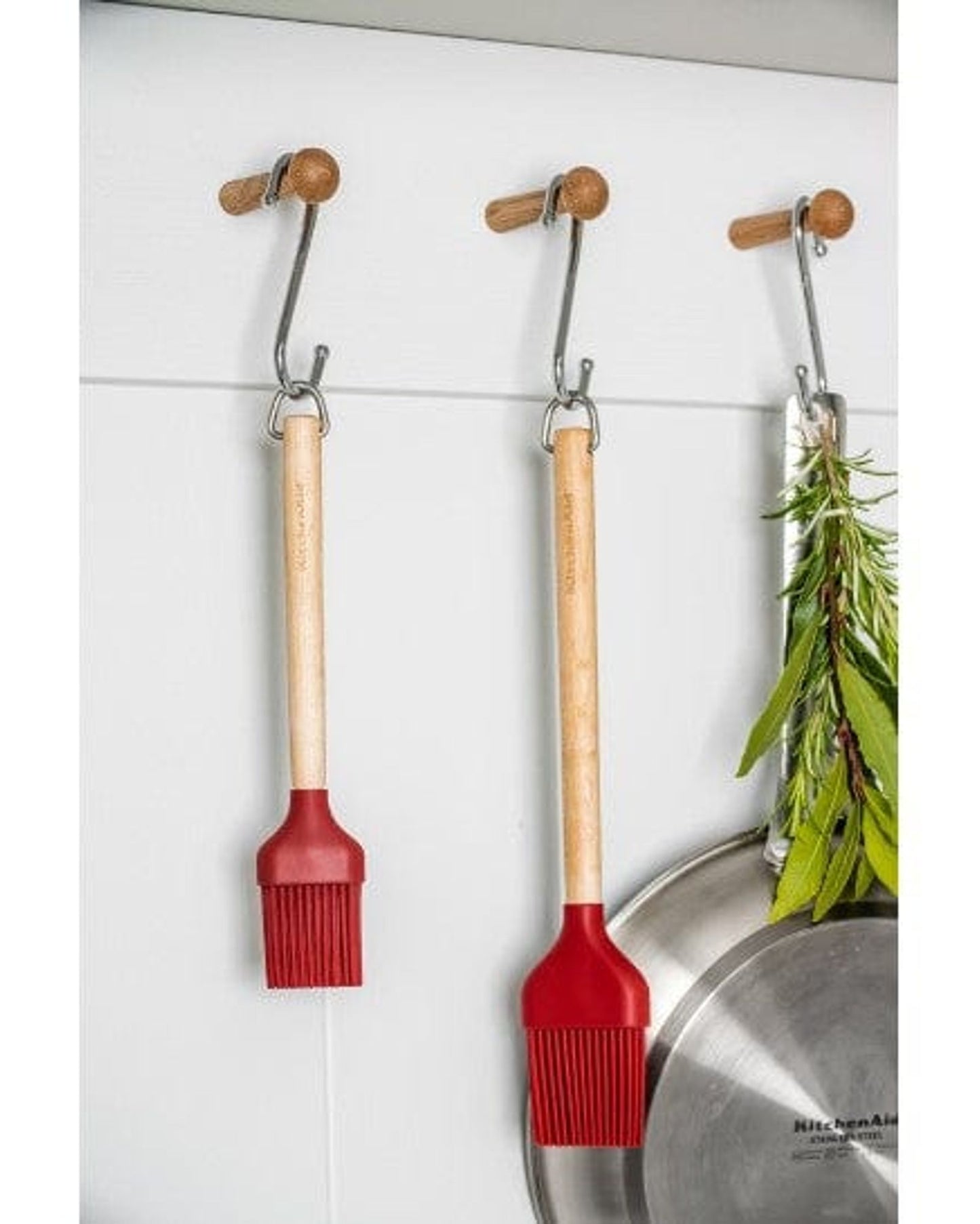 Kitchenaid Coreline Pastry Brush Birchwood Empire Red
