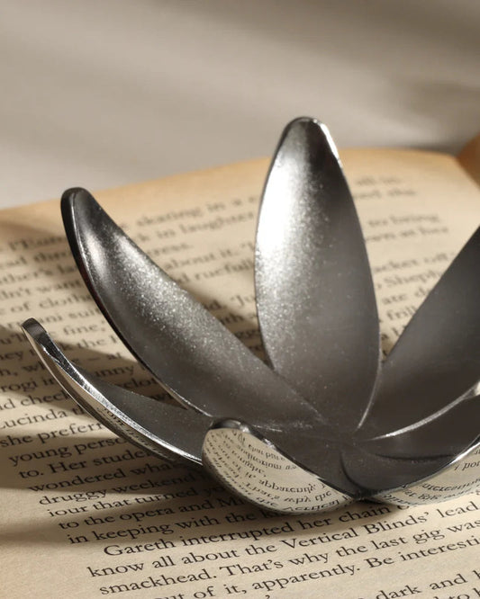 Umbra Magnolia Ring Holder 1 /12 Chrome