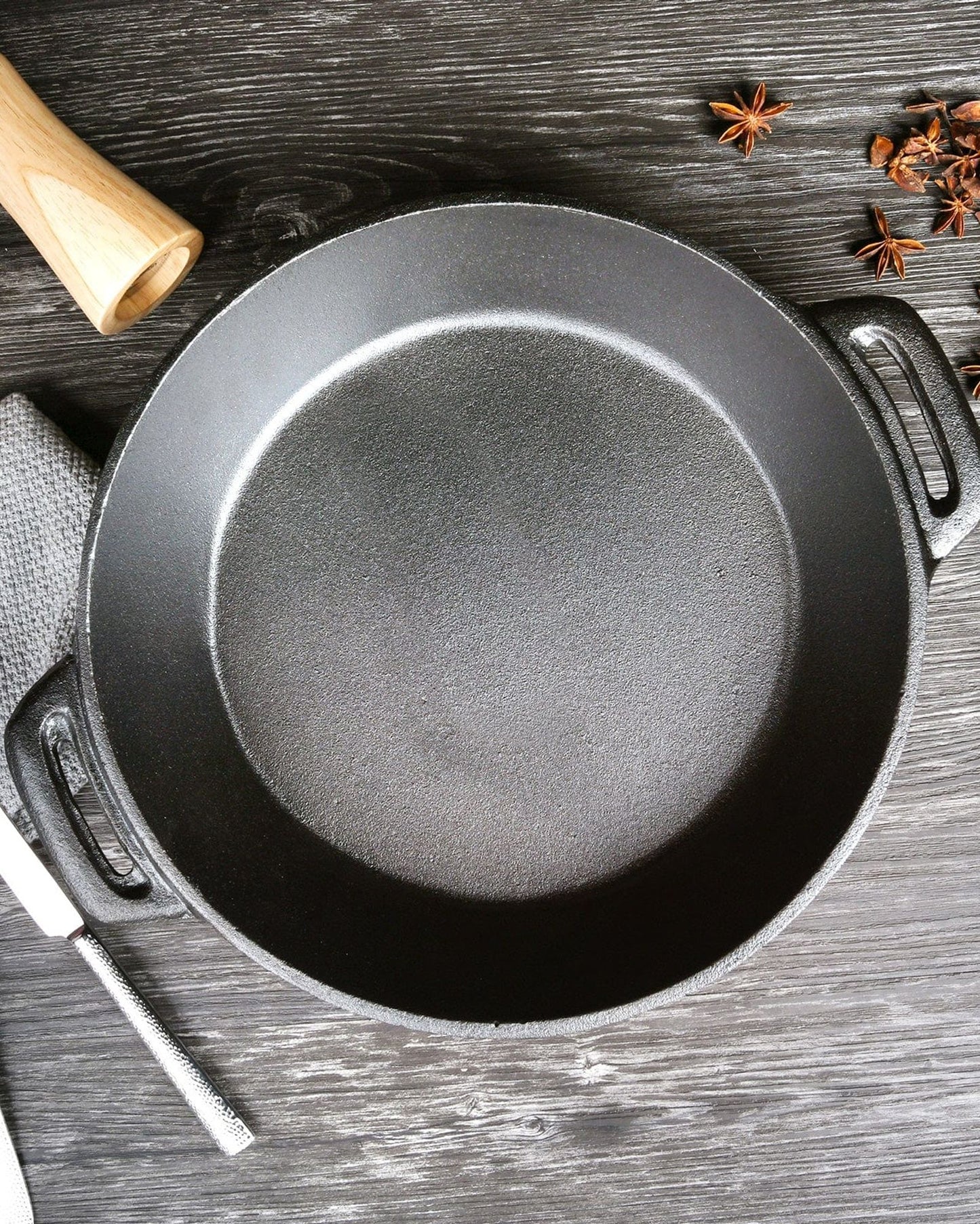 Fissman Shallow Casserole  Cast Iron Black 7 x 30cm