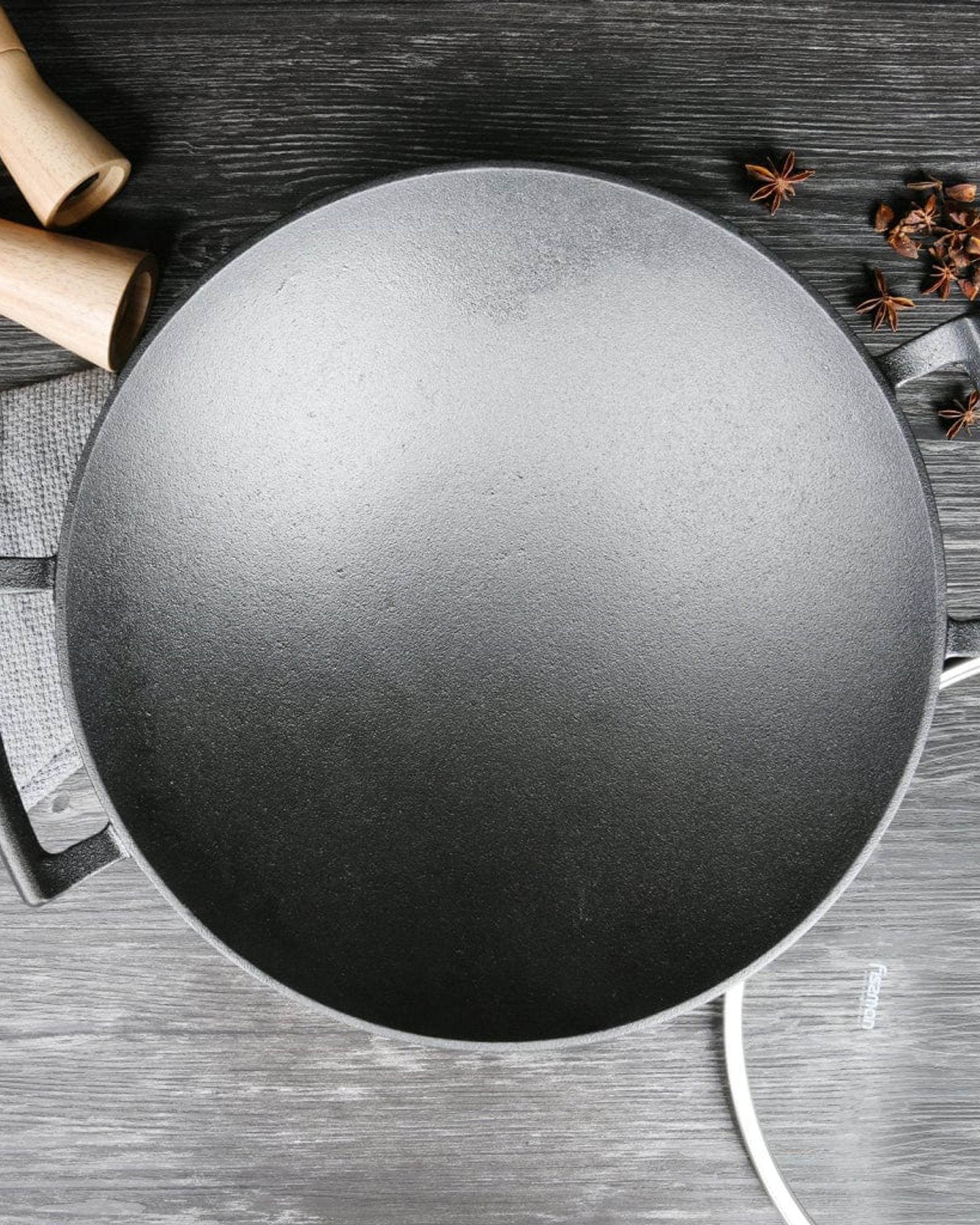 Fissman Wok With Glass Lid Cast Iron 35x10.4cm/4.85LTR Black/Clear