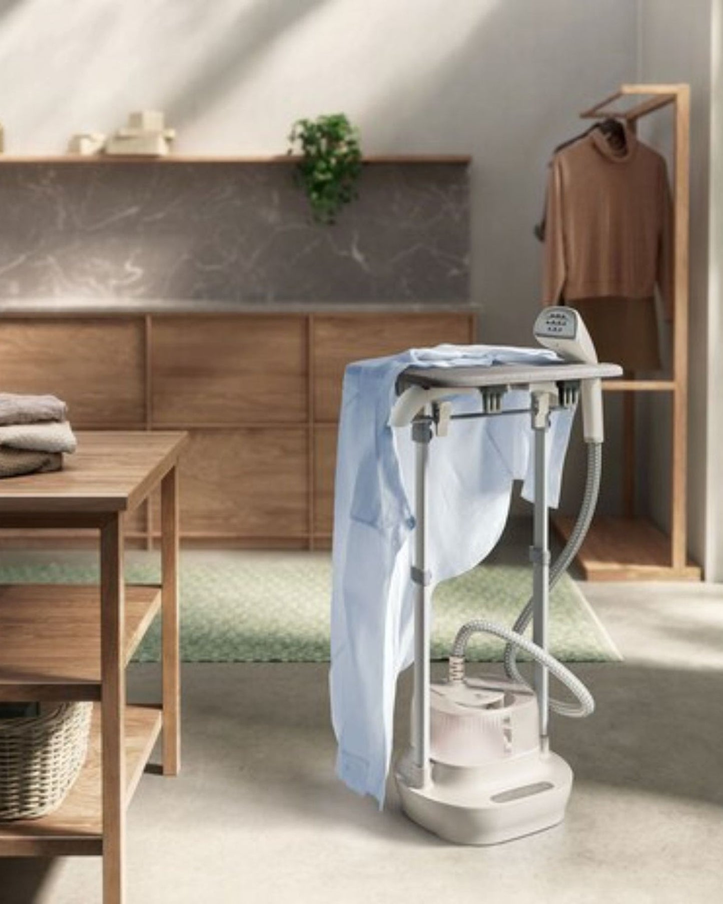 مكواة بخار ملابس إلكترولوكس، 2000 واط مع فوهة مرنة وقاعدة، رمادي