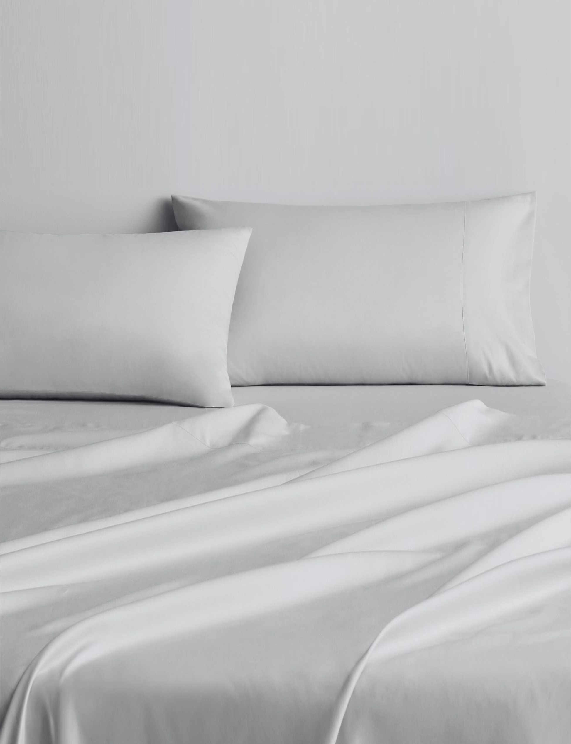 Sheridan 500 TC Cotton Sateen Plain Dyed Super King Flat Sheet Silver