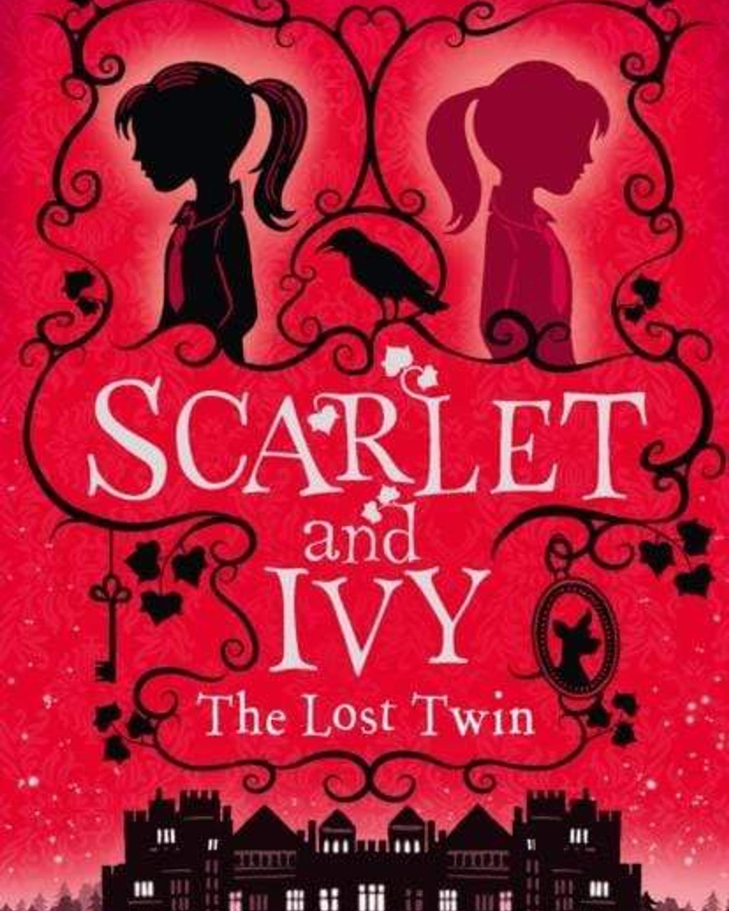 THE LOST TWIN - SCARLET AND IVY BOOK 1  - SOPHIE CLEVERLY