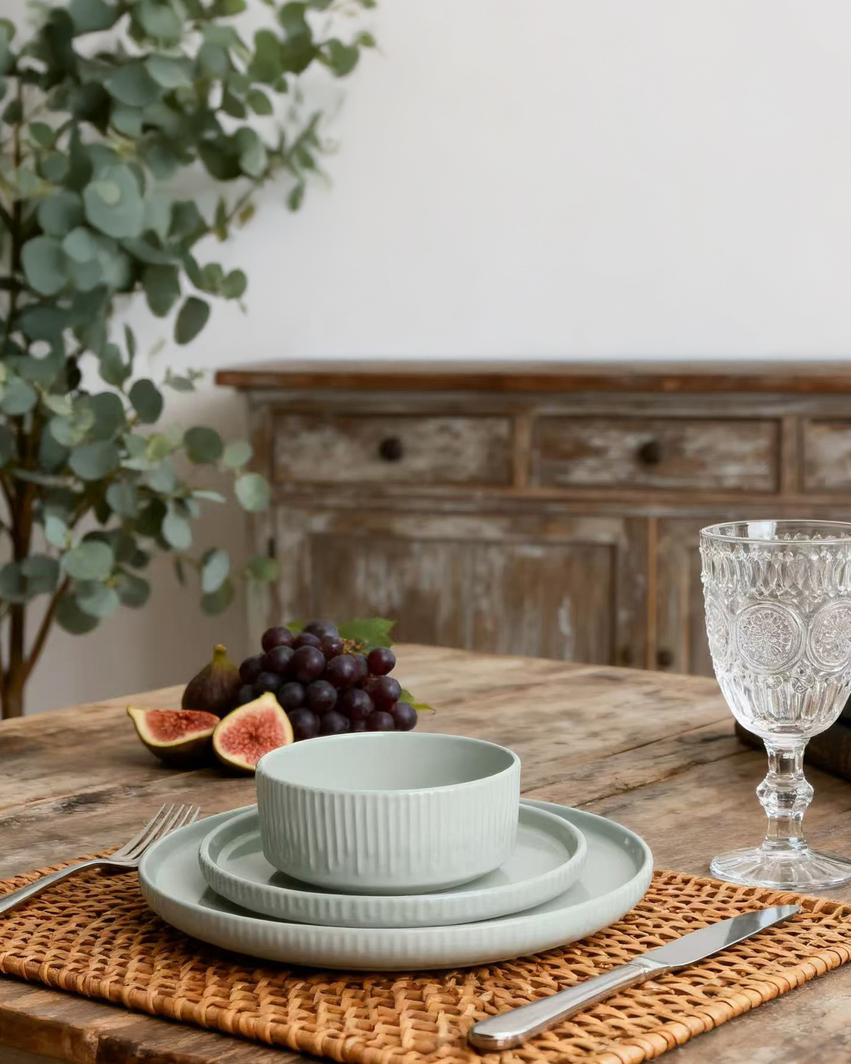 Shallow Harper Stoneware 12-Piece Dinner Set, Green, 4 Dinner Plates 10.5", 4 Side Plates 7.5" & 4 Deep Bowls 5.5"