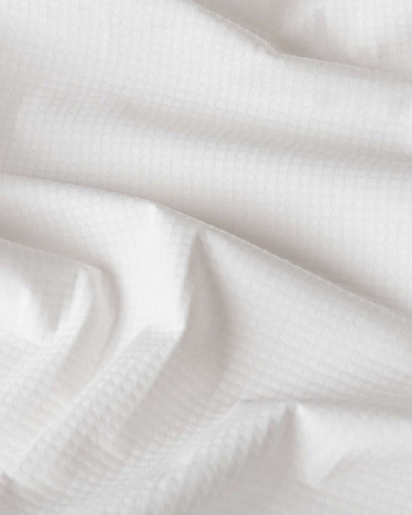 Velfont "Alaska" 100% Thermo-regulating Mattress Protector in White