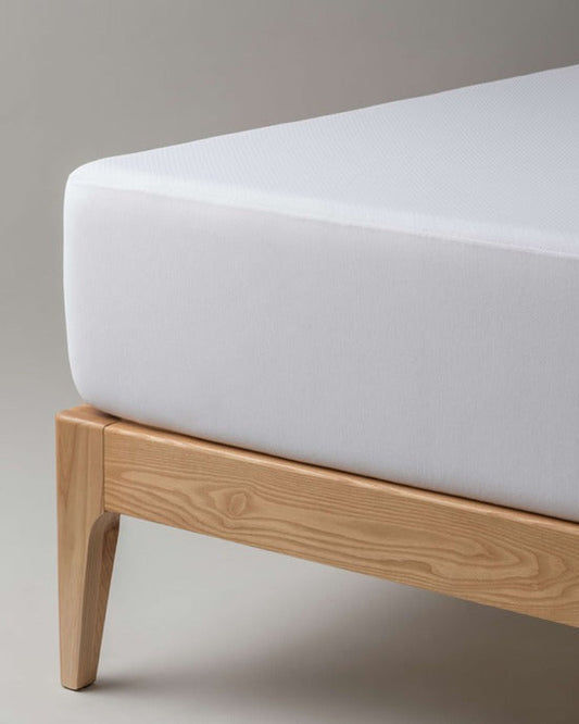 Velfont "Alaska" 100% Thermo-regulating Mattress Protector in White