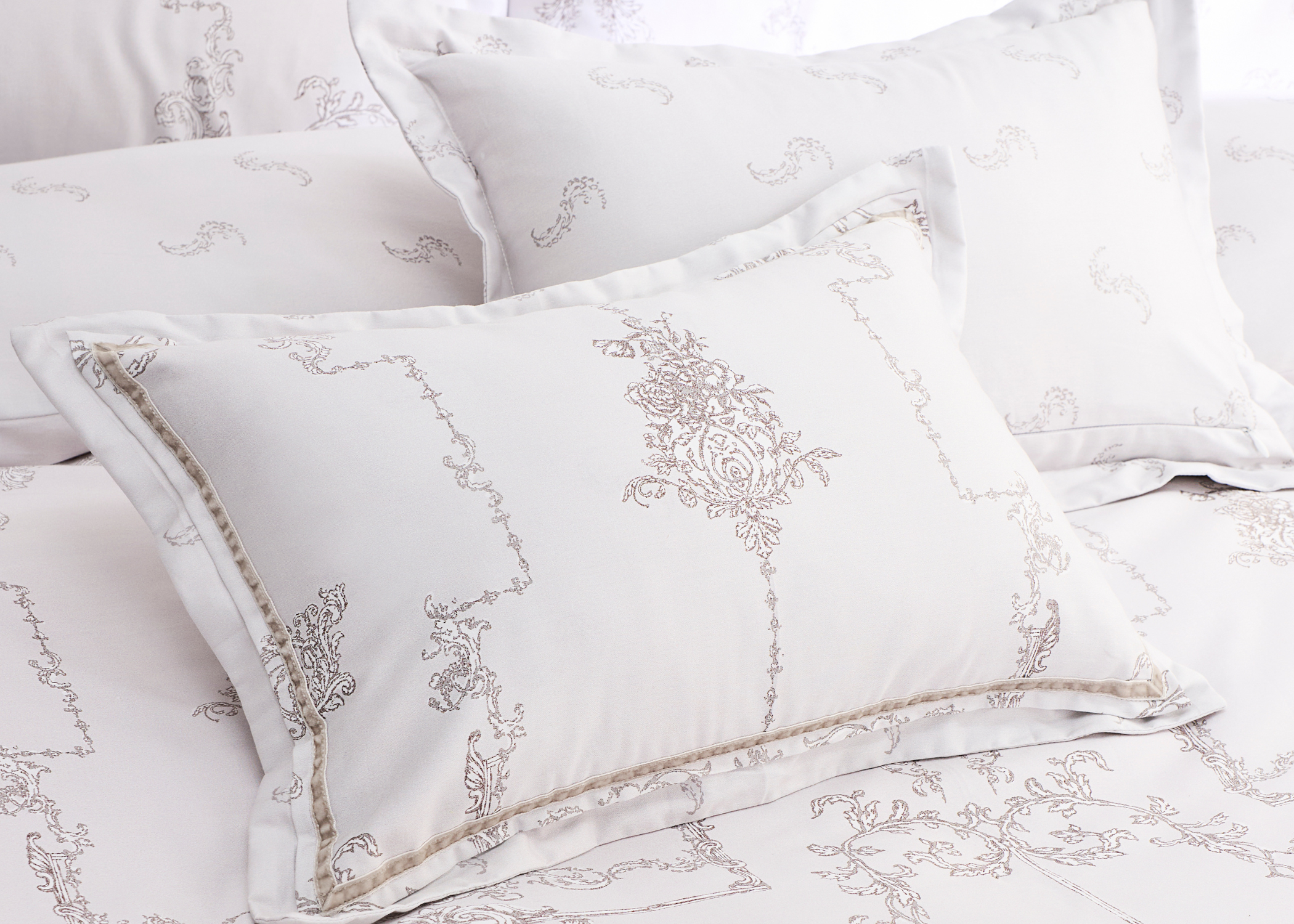 Christy "Ambroise Oyster" Duvet Cover Set in Cream / Silver