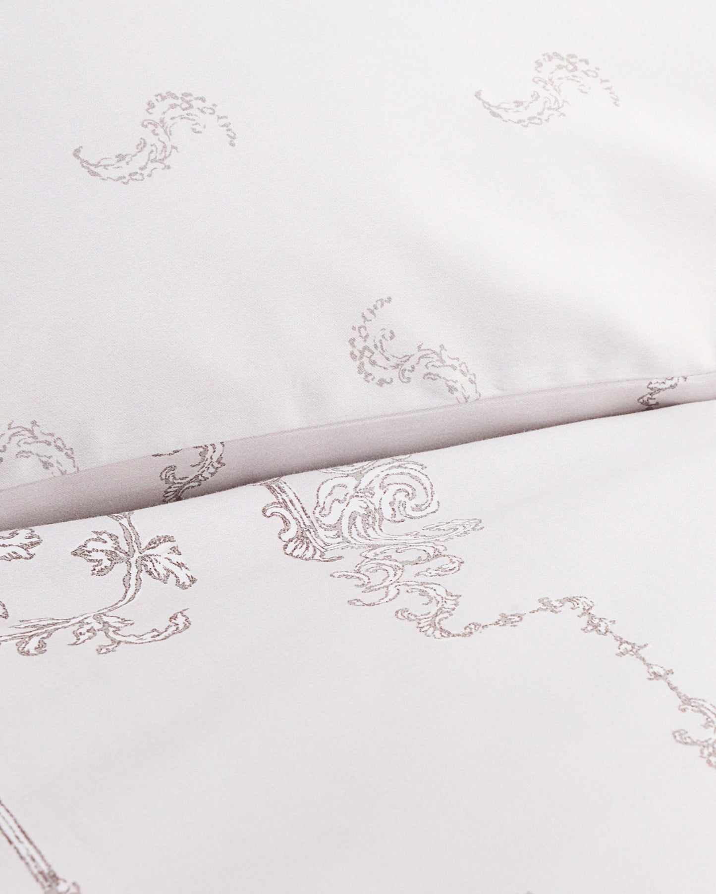 Christy "Ambroise Oyster" Duvet Cover Set in Cream / Silver