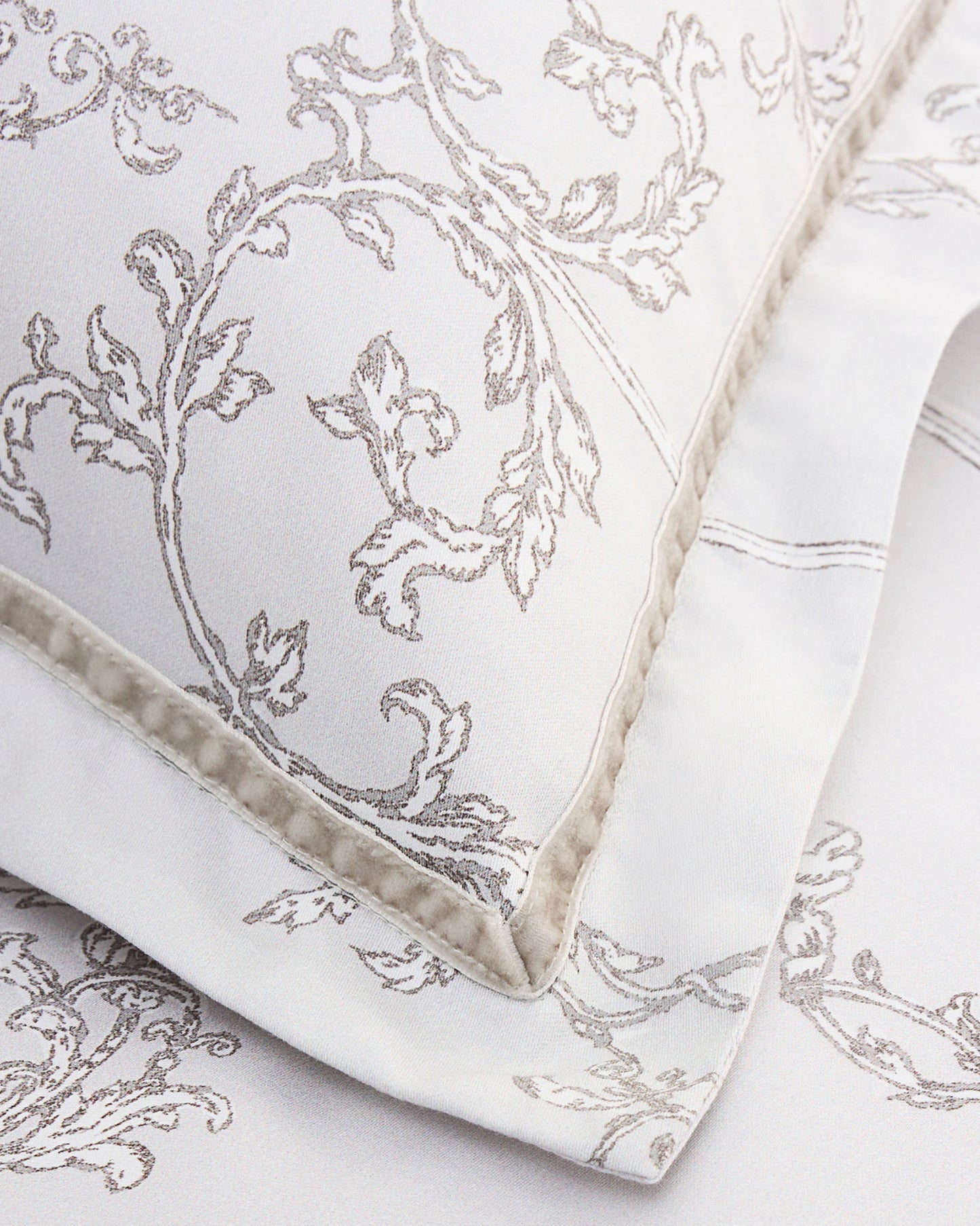 Christy "Ambroise Oyster" Duvet Cover Set in Cream / Silver