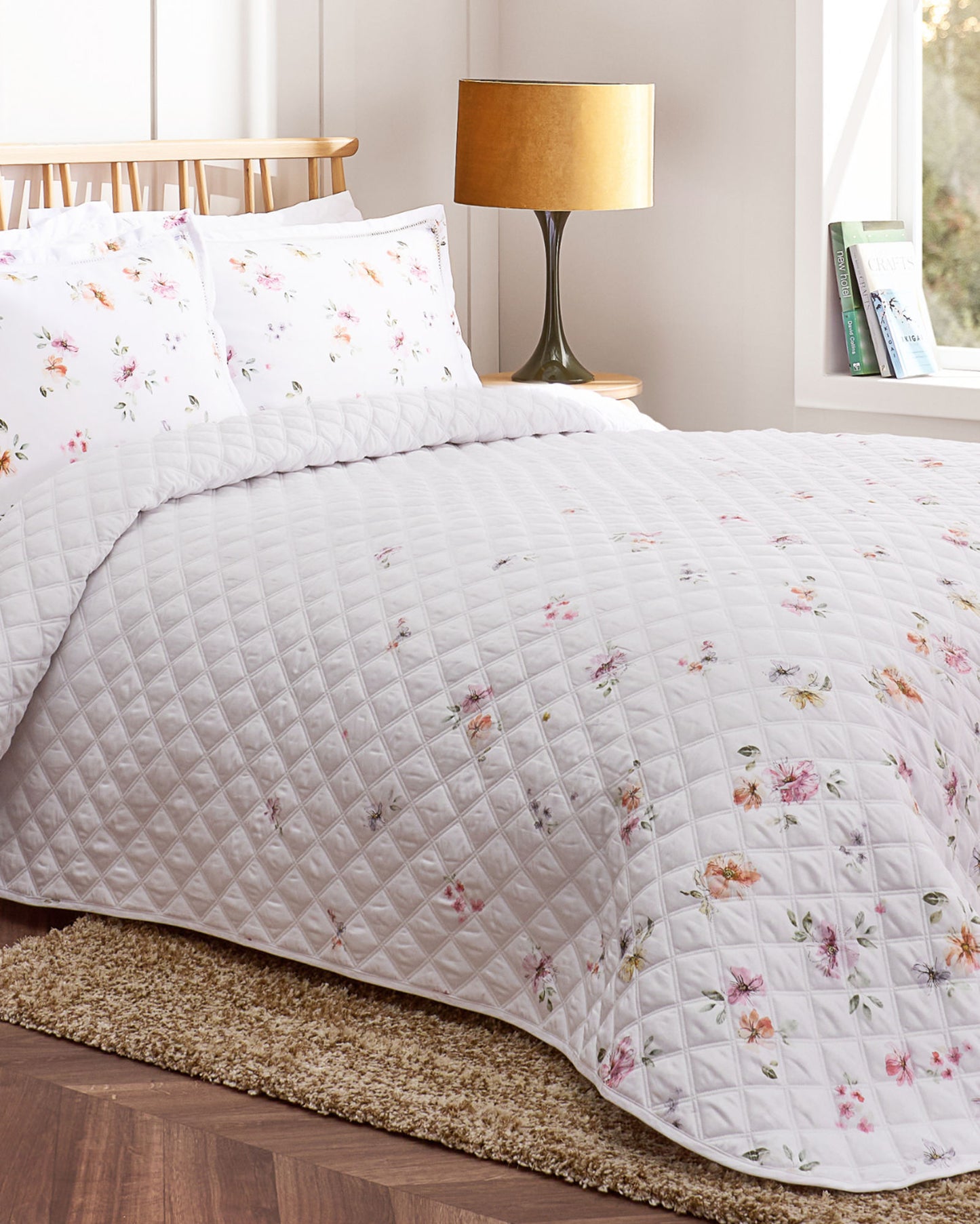 Christy Arabella Bedspread & Pillow Sham Multi