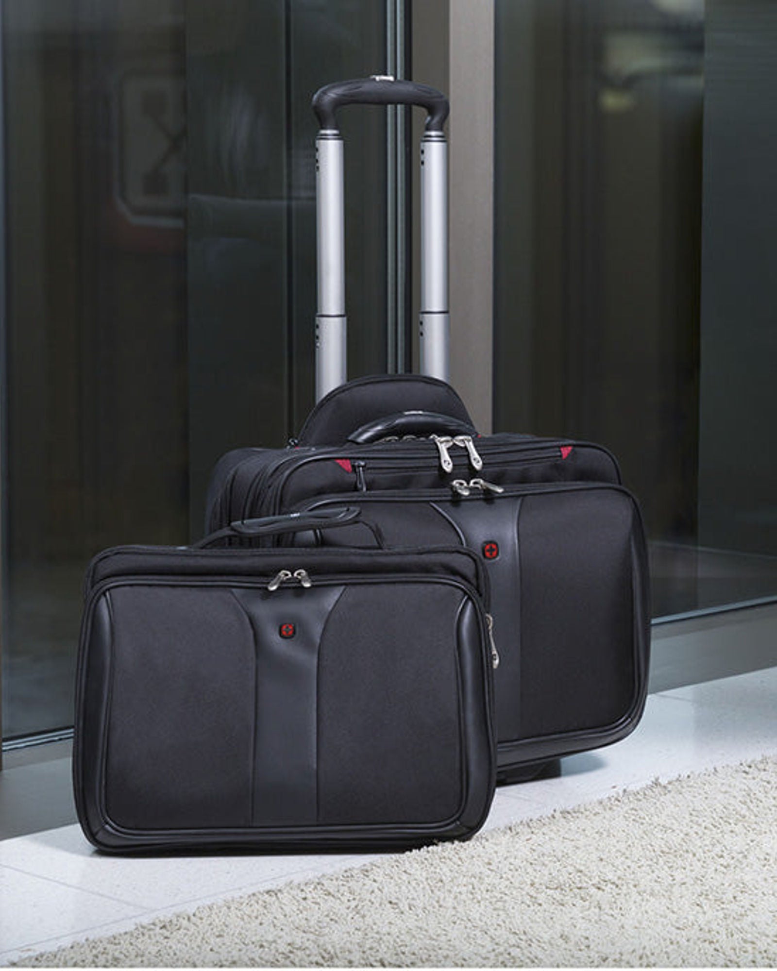 Wenger Patriot 2-Piece Business Set with Comp-U-Roller and Matching 15.6'' Laptop Case - 600662