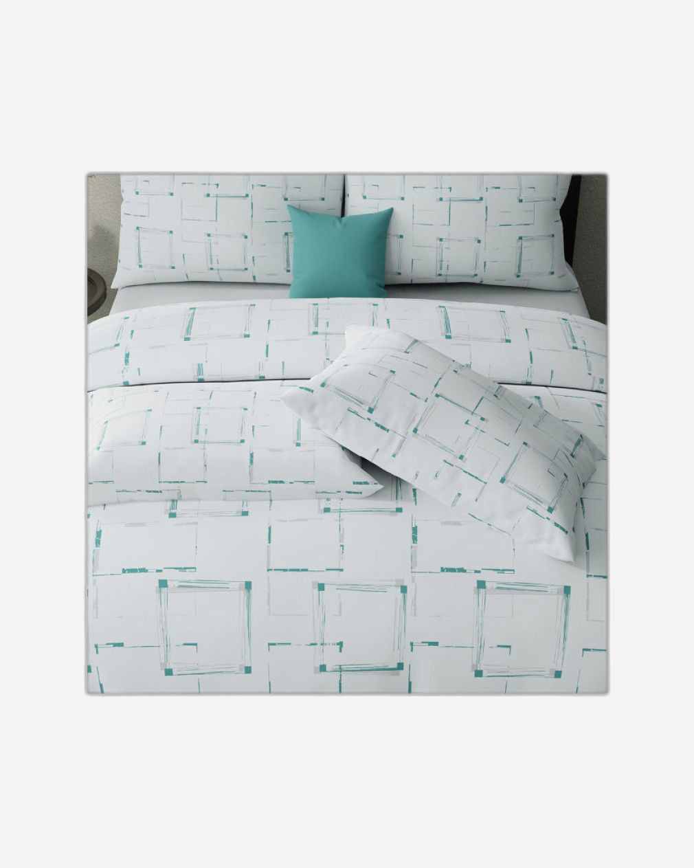 United Colors of Benetton Boutique 300 TC Super King Bedsheet with 2 Pillow covers Multi