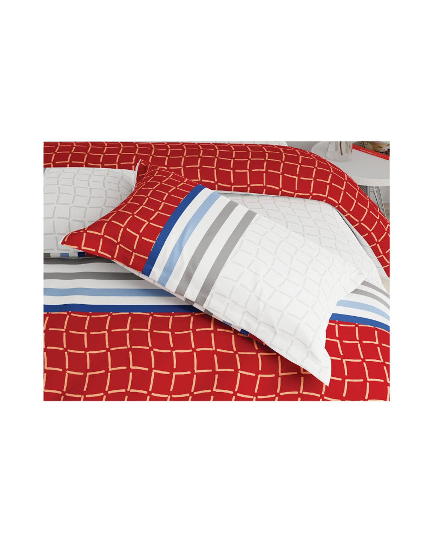 United Colors of Benetton Rainbow 210 TC Super King Bedsheet with 2 Pillow covers Maroon