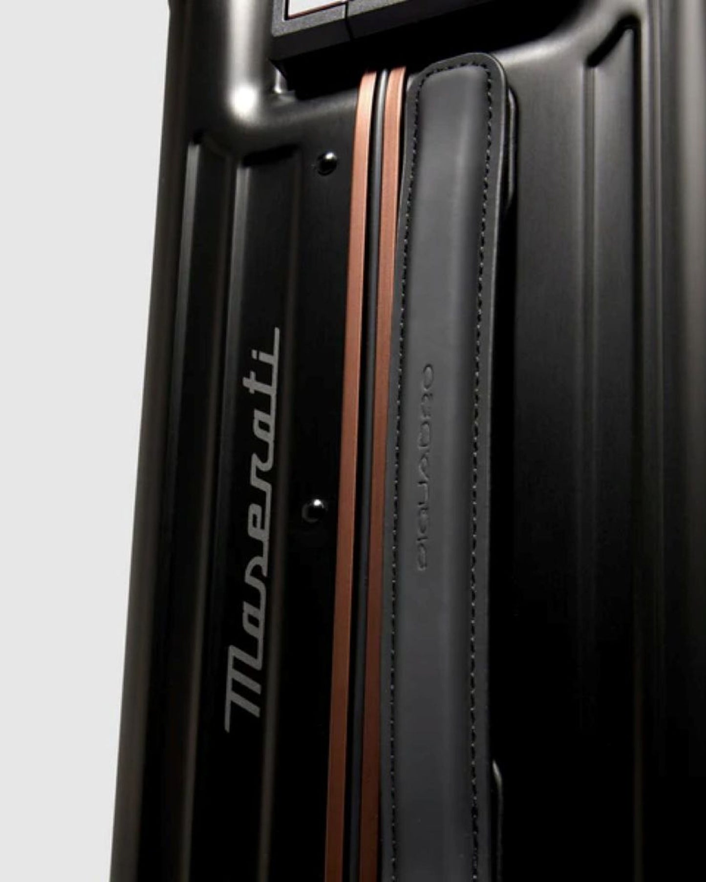 Piquadro X Maserati Hardside Spinner In Aluminium