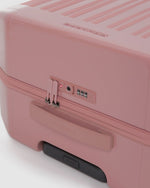 Piquadro Pq-Light 69Cm Hardcase 4 Double Wheel Medium Check-In Trolley  Rose - Bv4427Pql/Ro