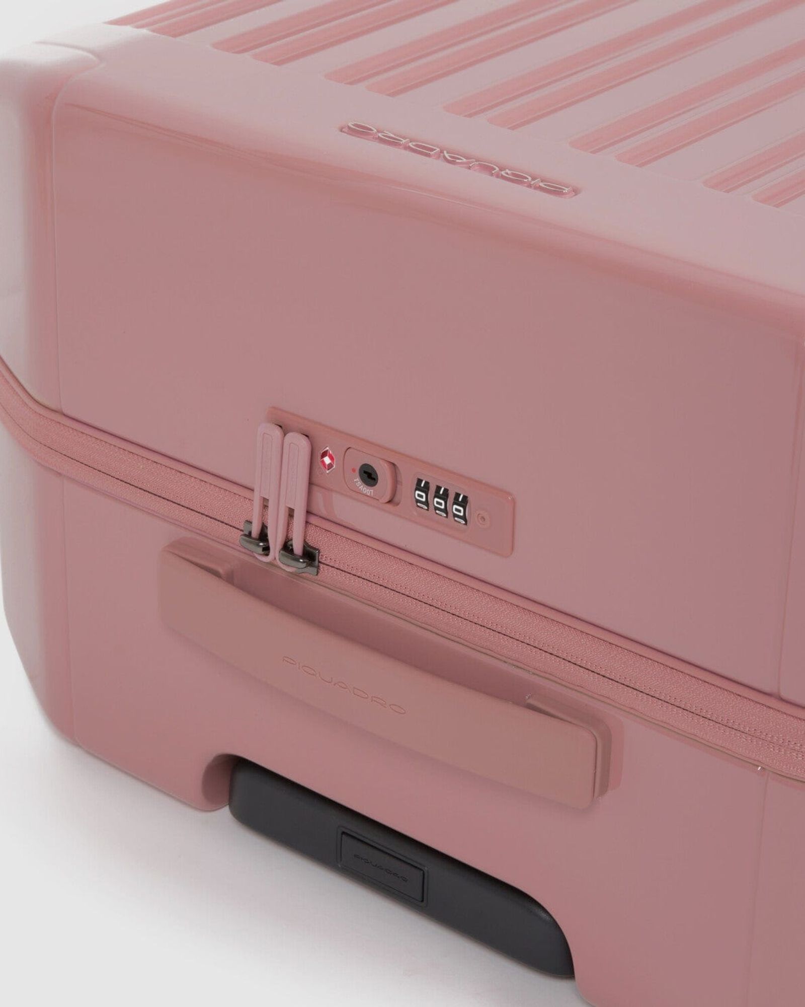Piquadro Pq-Light 69Cm Hardcase 4 Double Wheel Medium Check-In Trolley  Rose - Bv4427Pql/Ro