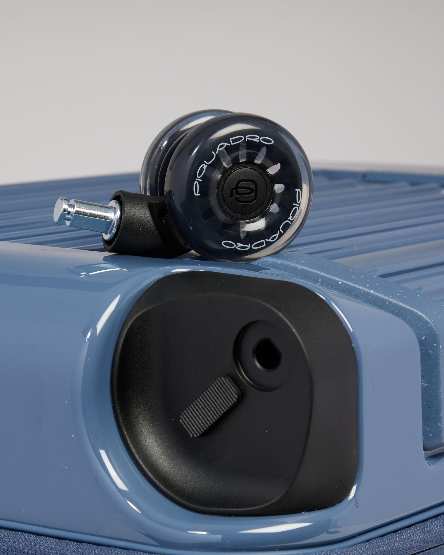 Piquadro Pop Hardside 4 Wheel Trunk Suitcase Blue