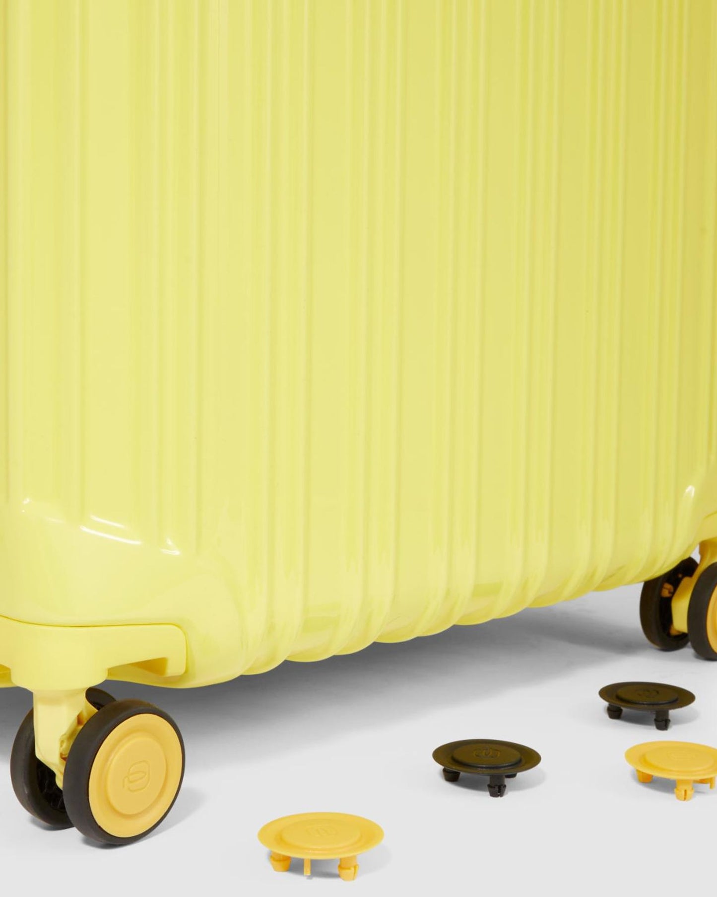 Piquadro Pq-Light Medium Size Expandable Trolley With 4 Wheels In Polycarbonate Yellow