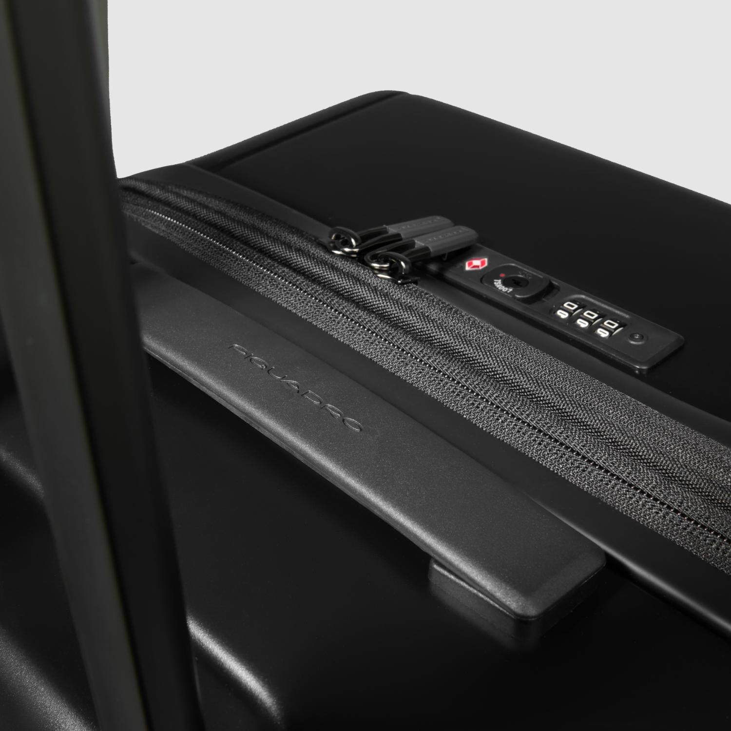 Piquadro Pq-Light Large Size Expandable Trolley 4-Wheel