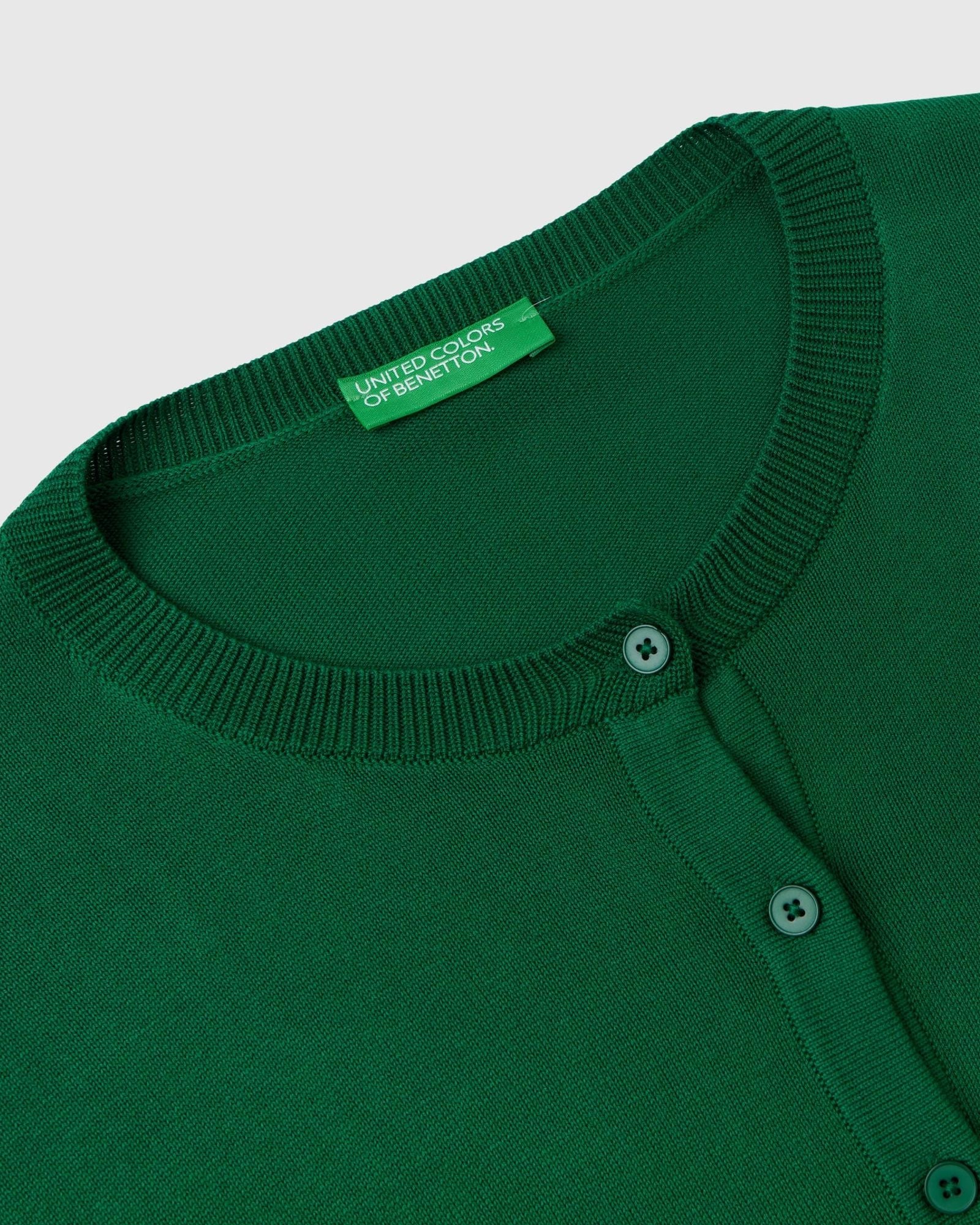 Crew neck cardigan with buttons