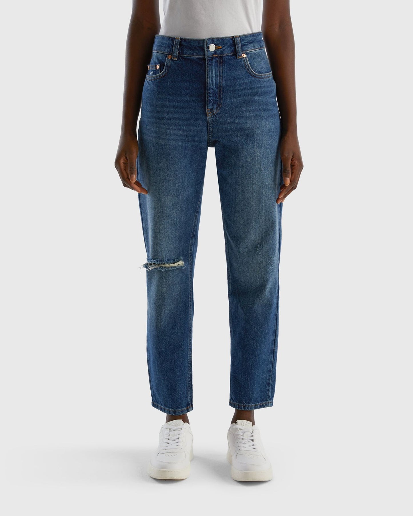 Cropped high-waisted jeans
