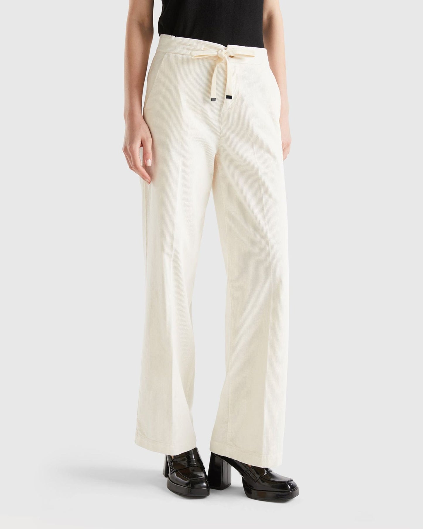 Wide velvet trousers