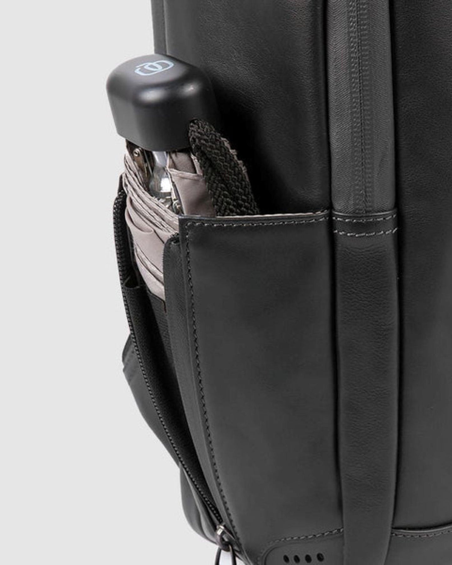Piquadro PC & iPad Backpack with Anti-Theft Cable & USB Black