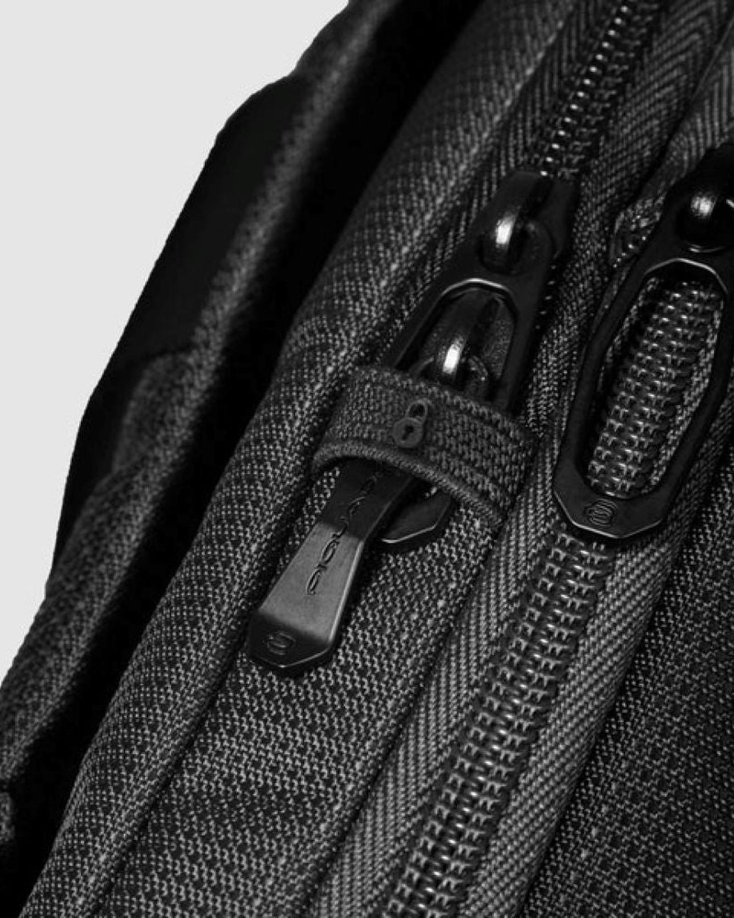 Piquadro S137 Leather & Fabric Backpack Black