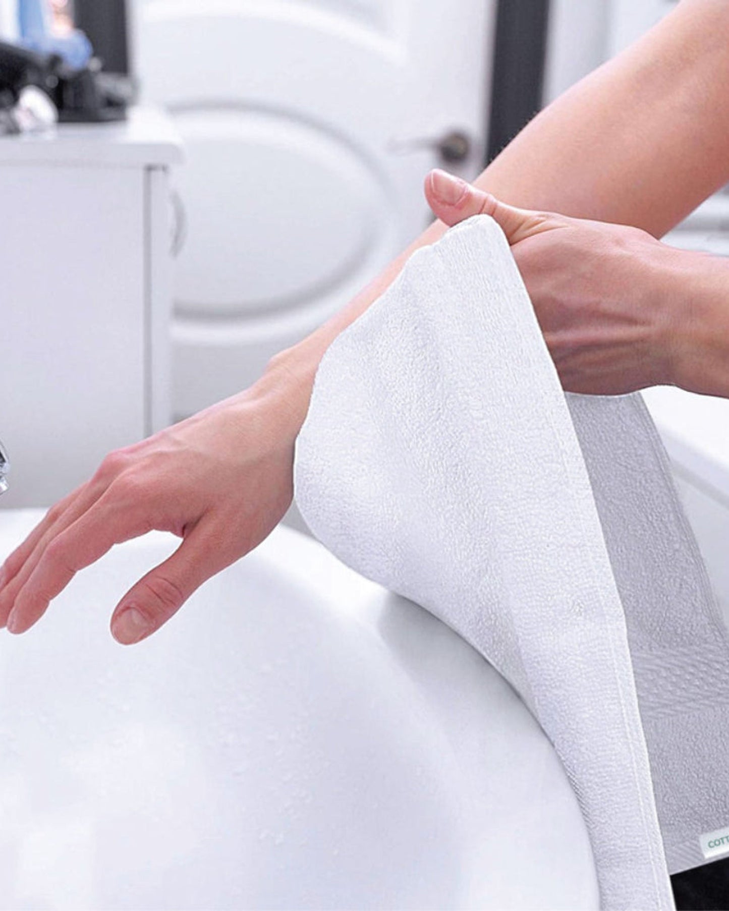 Cotton Home  Premium Cotton Towel 40x70cm 4-Piece Hand Towel,  600 GSM Quick Dry and Durable