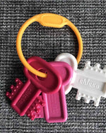 CHICCO TEETHING KEY RING PINK 3M+