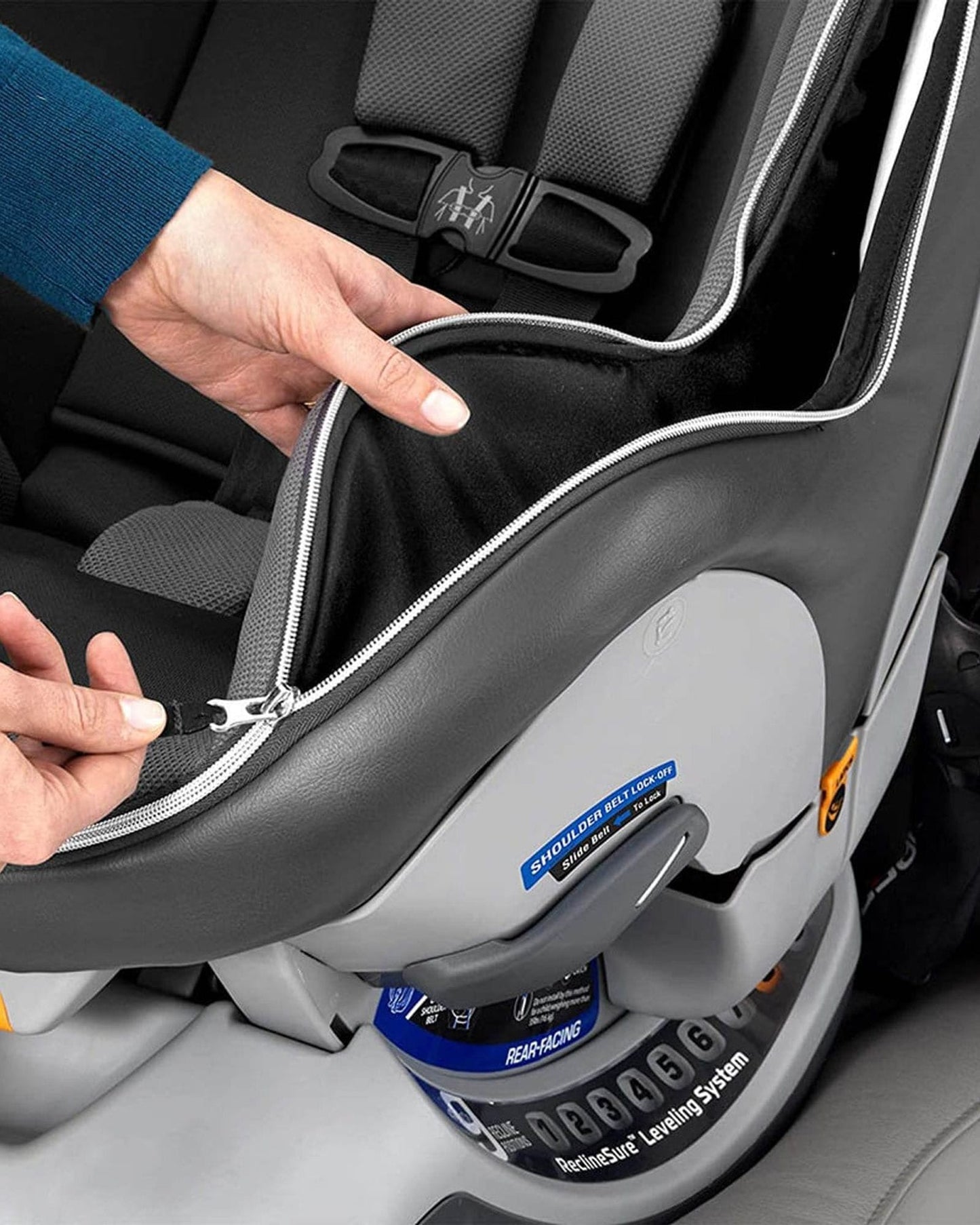 CHICCO NEXTFIT ZIP CONVERTIBLE CAR SEAT  GEO