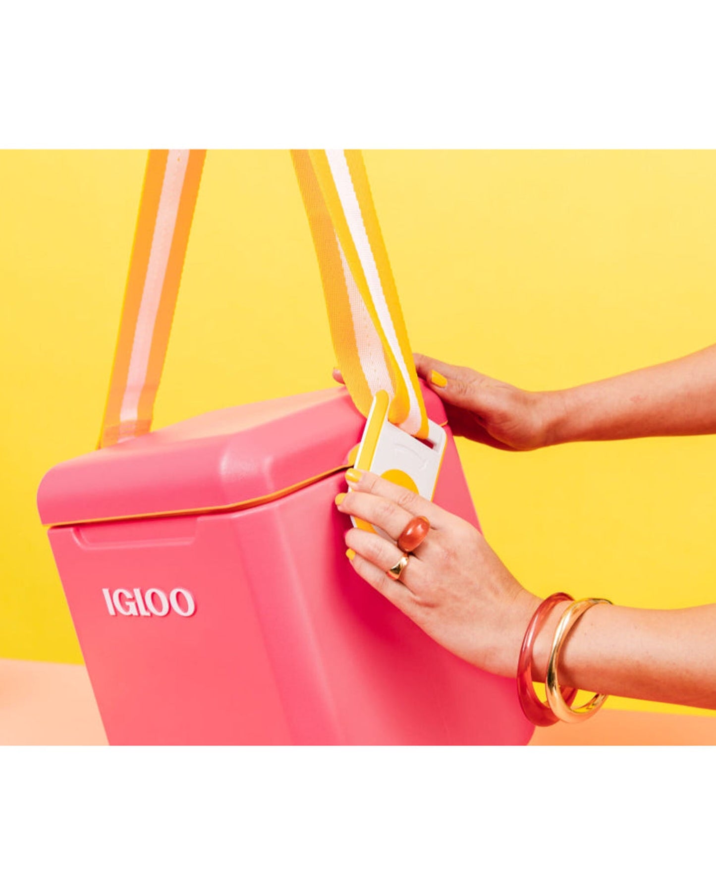 00032131-Igloo-11 Qt Tag-A-Long Too Cooler  - Grapefruit- Incinerator