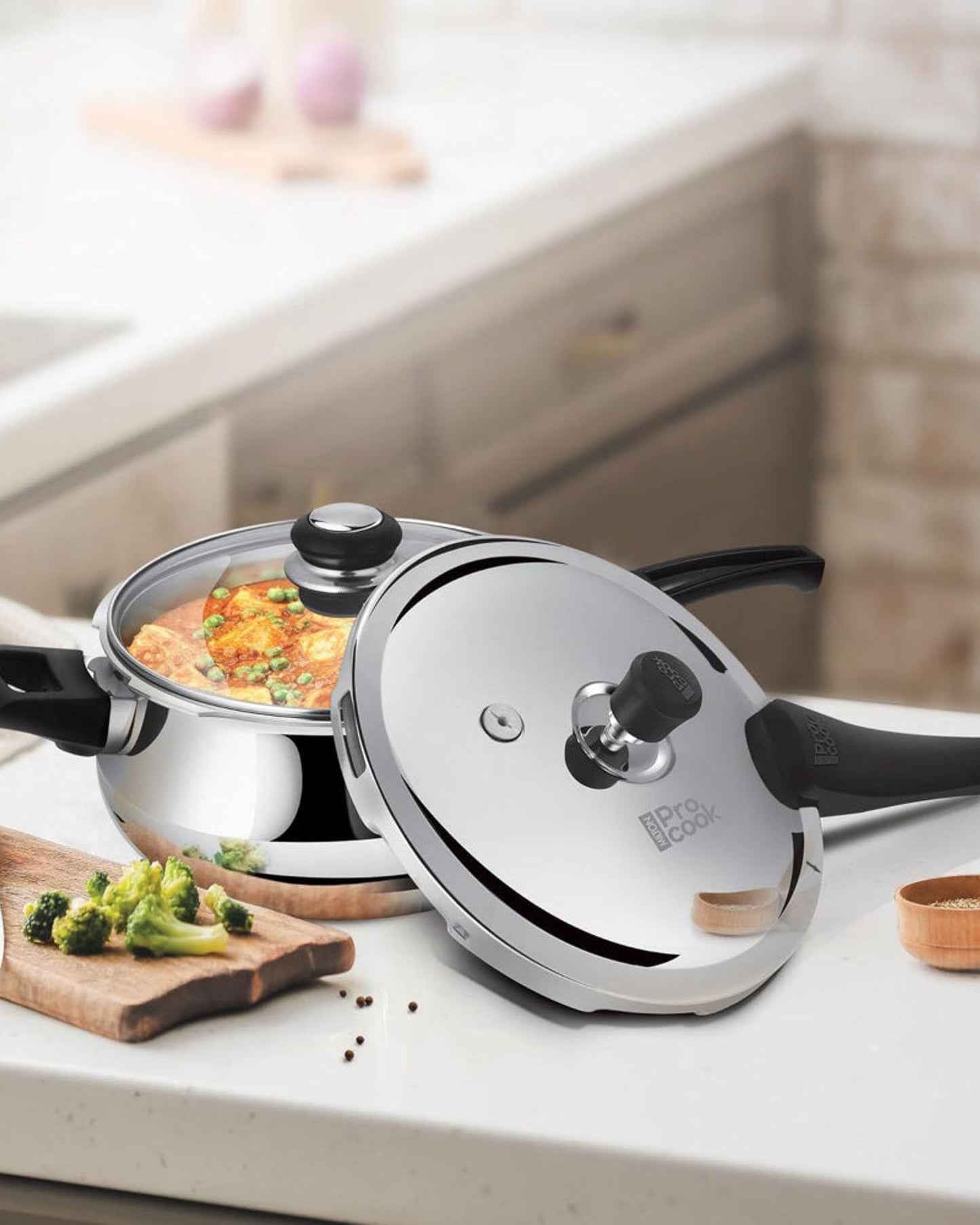 Milton Pro Cook Triply Stainless Steel Induction Curve Pressure Cooker with Outer & Glass Lid, 5.5 Litres, Silver | Gasket Release System Food Safe | Induction | Hot Plate | Flame Safe
