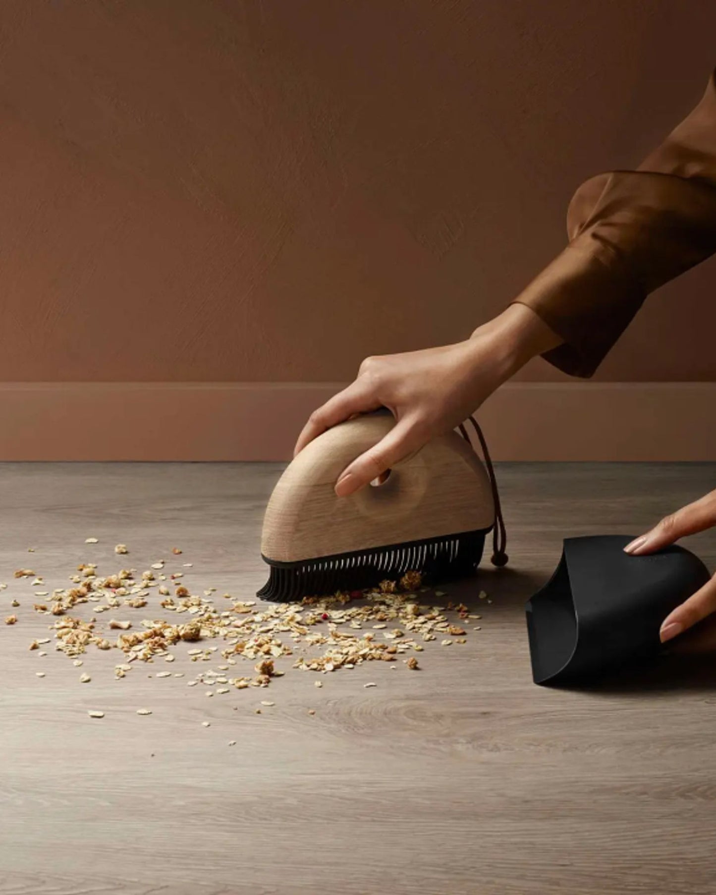 Eva Solo 520430 Sweep Dust Pan & Brush set