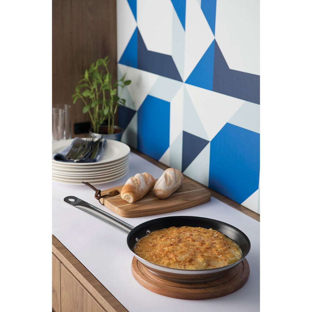 Tramontina Since 1911 Made In Brazil Tramontina Professional 20 Cm 1.1 L Shallow Stainless Steel Frying Pan With Long Handle, Tri-Ply Base And Interior Non-Stick Coating