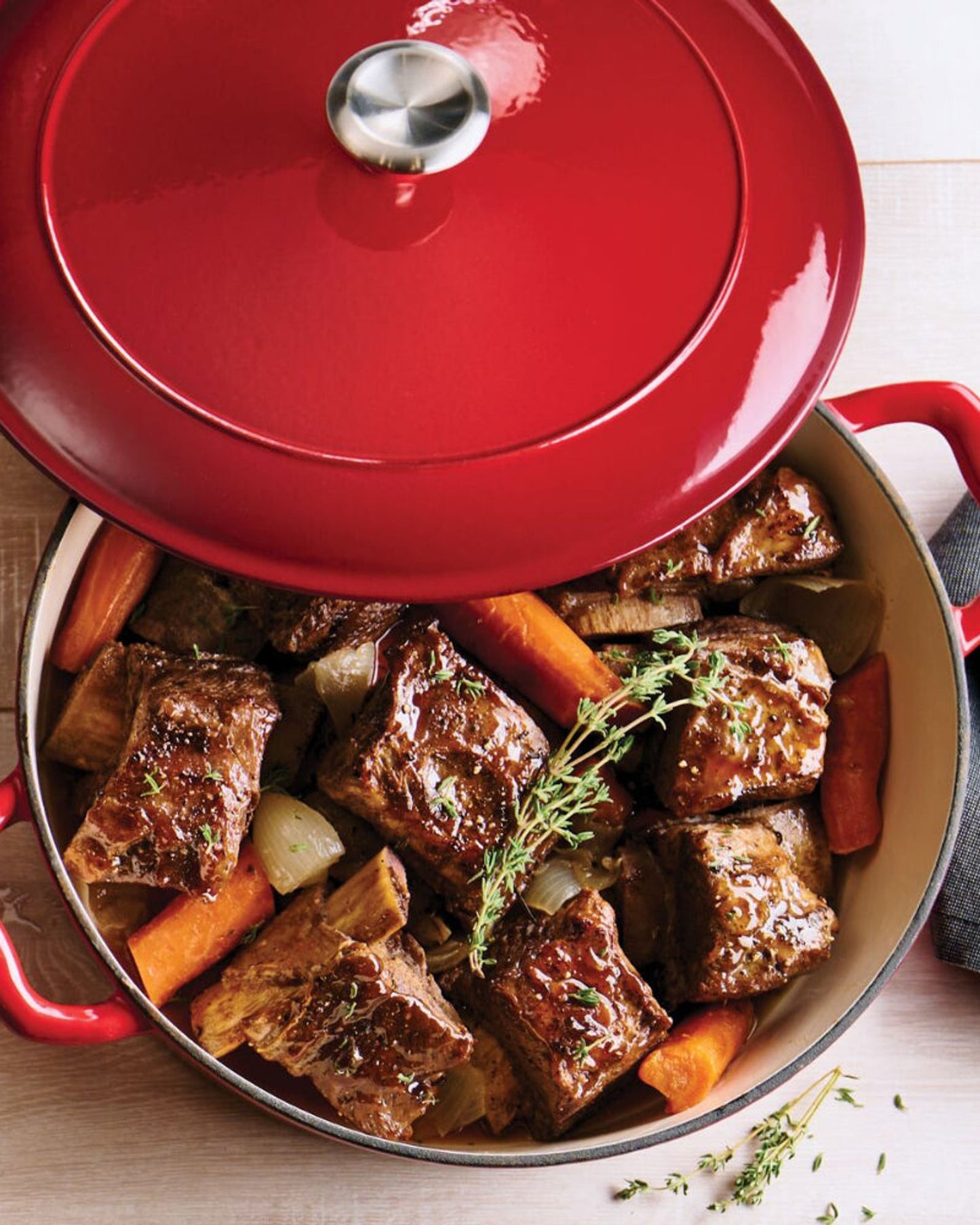 Tramontina Dutch Oven 5.5Qt Red