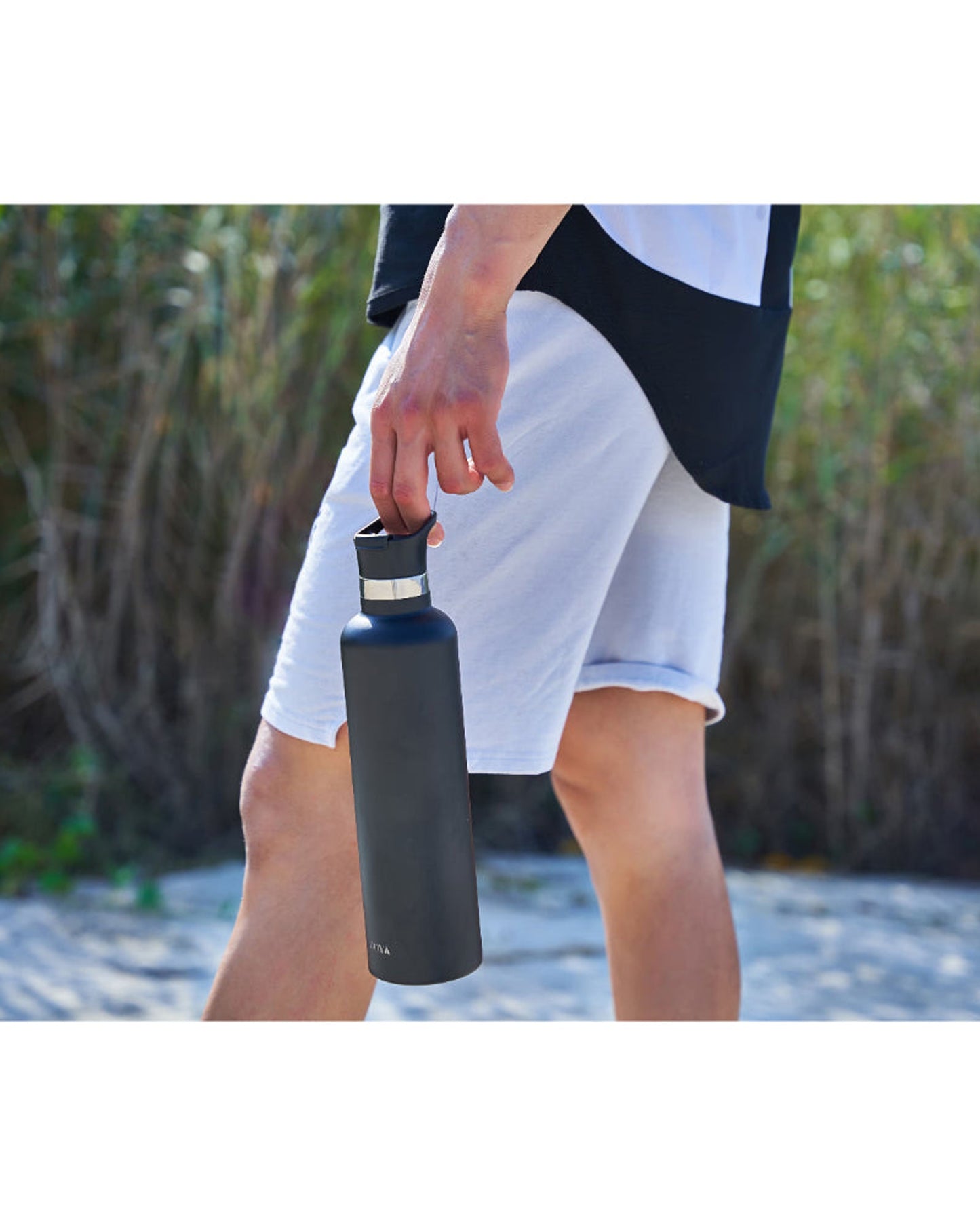 Moya "Coral Reef" 1L Insulated Sustainable Water Bottle Black