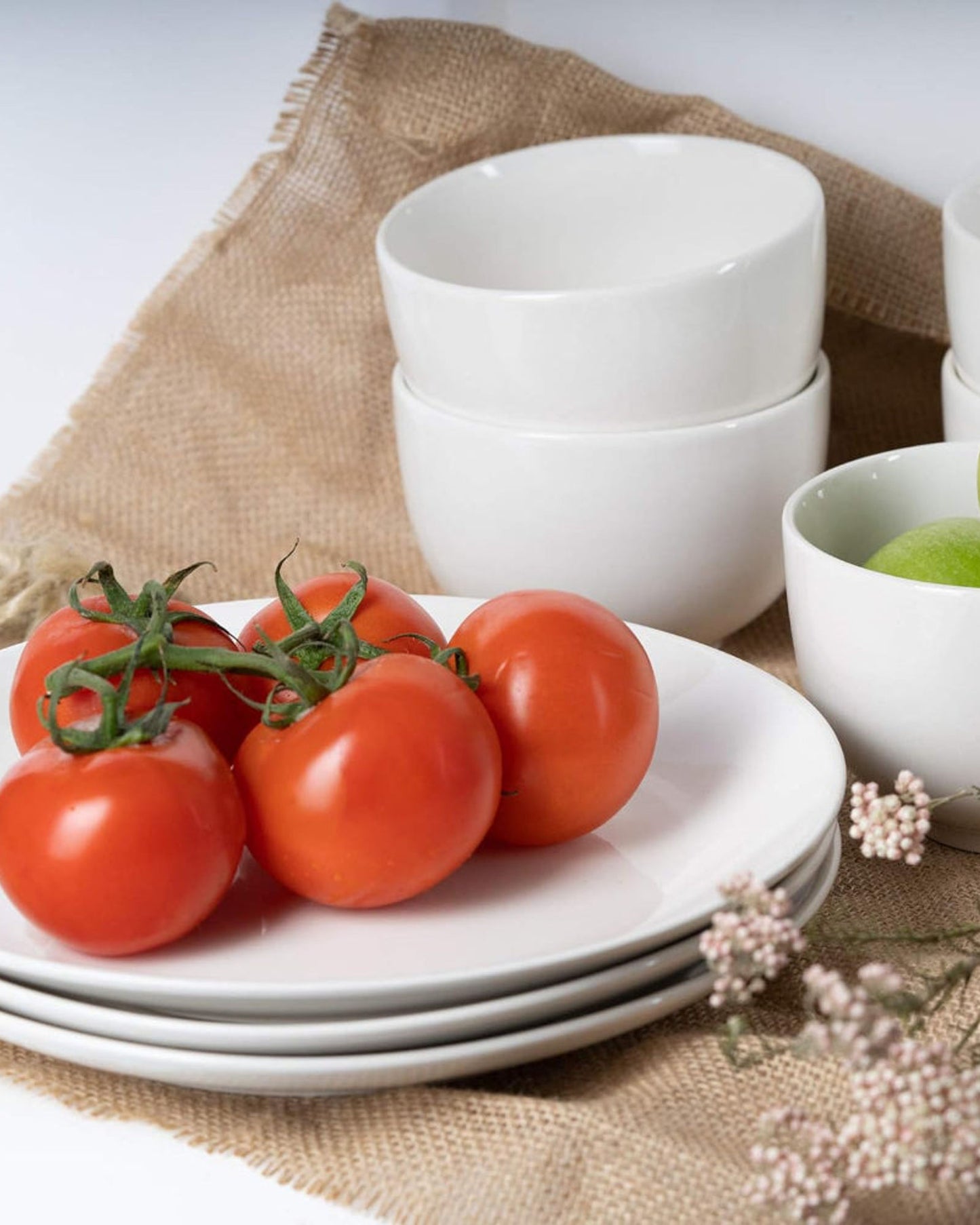 Insiya 12-piece Dinnerware Set, Dinner Set, Kitchen Dinnerware Porcelain Ceramic Crockery Set, Dinner Service Set for 4, 26.7 cm Dinner Plate, 20.3 cm Side Plate, 15.2 cm Bowls - White