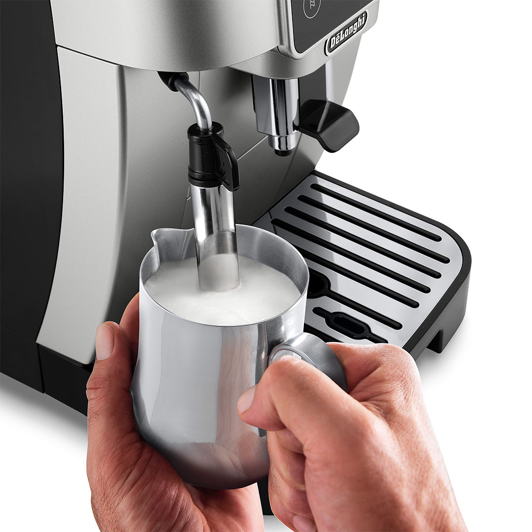 De'Longhi Fully Automatic Coffee Machine MAGNIFICA START Bean-to-Cup Espresso Machine Perfect for Espresso, Americano, Cappuccino, Latte Macchiato- ECAM220.31.SB Silver/Black ( 2 Years Free Extended Warranty)