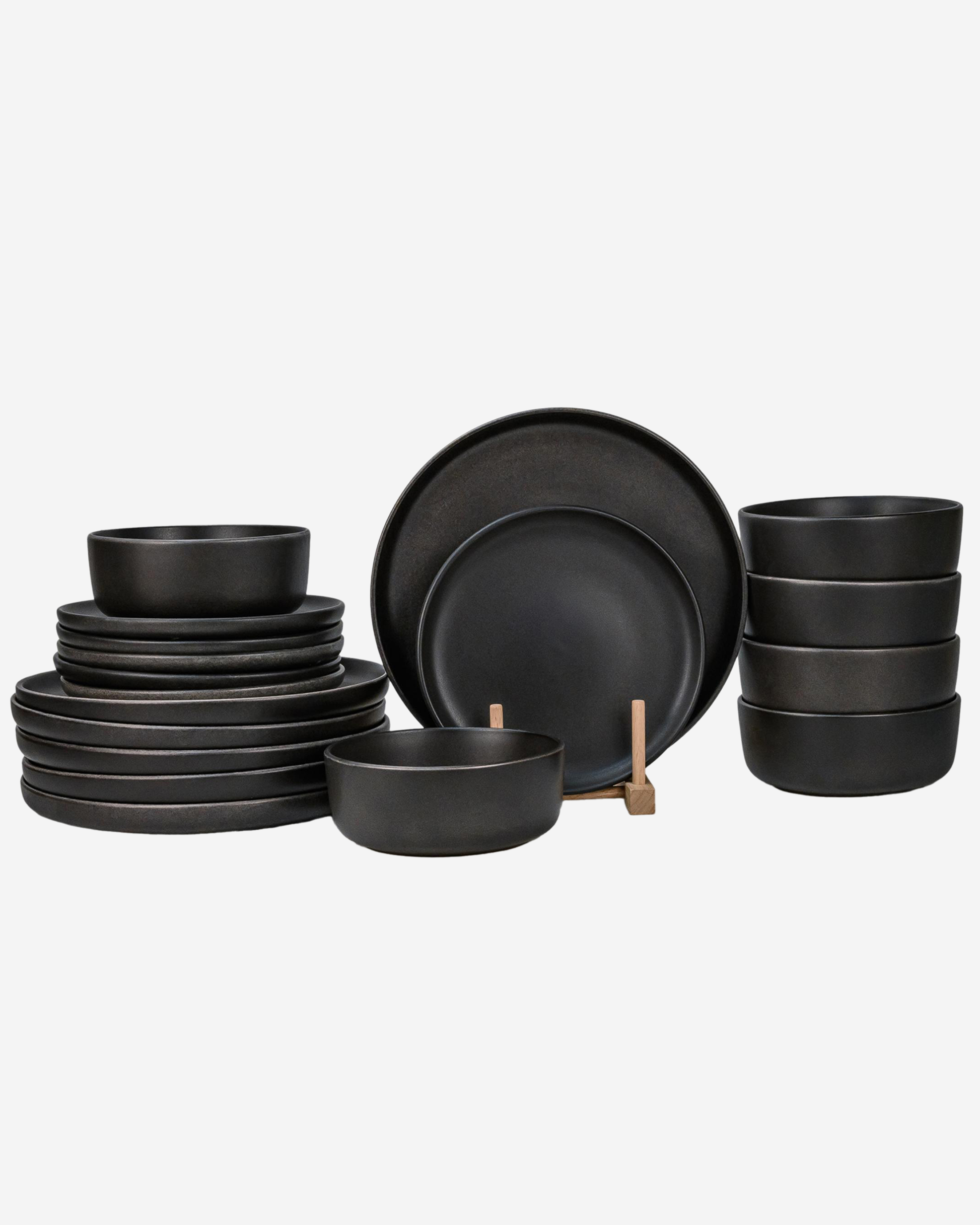 Shallow KIA Stoneware Dinner Set 18 pcs Black