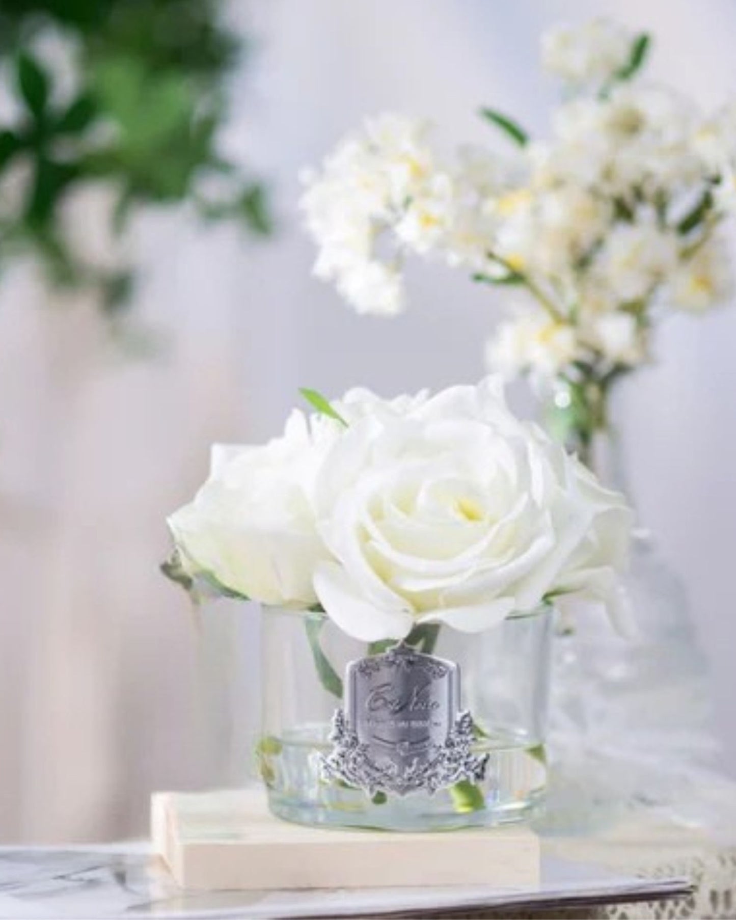 "Five Rose Bouquet" in Glass Vase with 5 Artificial Silk Flowers