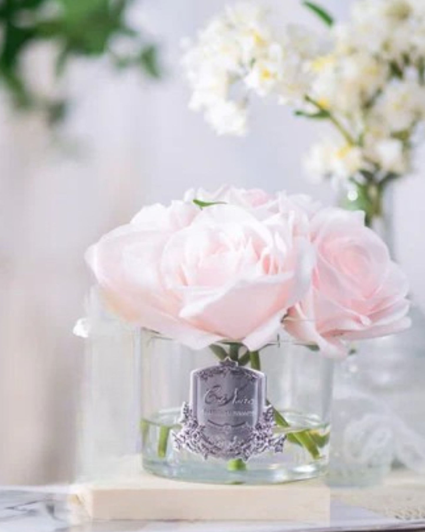 "Five Rose Bouquet" in Glass Vase with 5 Artificial Silk Flowers