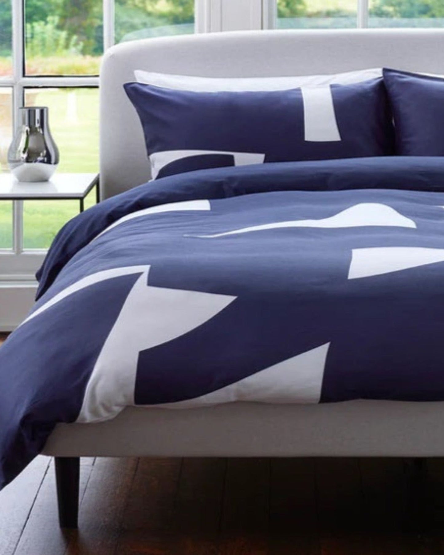 Jasper Conran "Graphic Print" 300TC Duvet Cover Set in Mid Blue