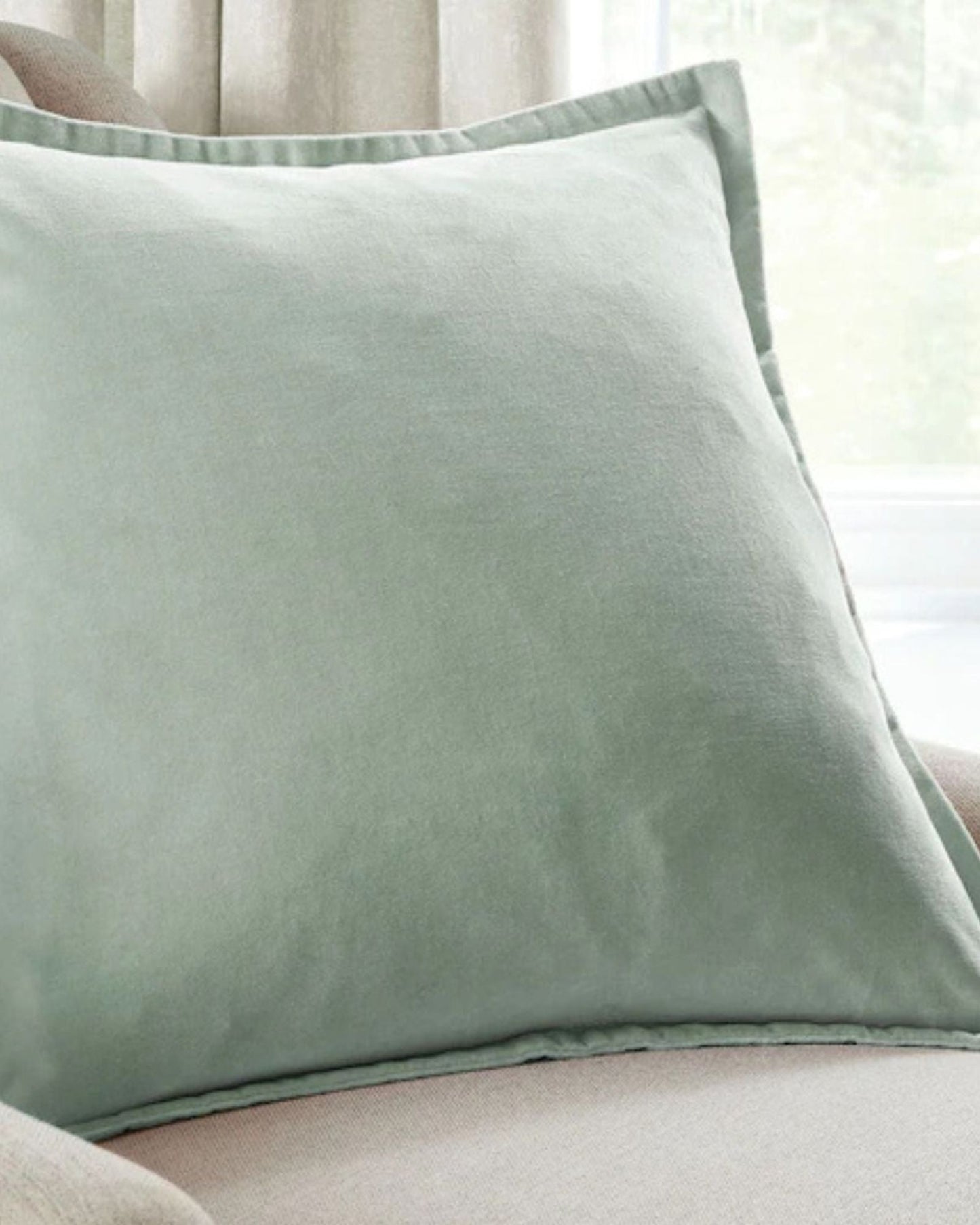 Laura Ashley "Hanya" Decorative Filled Cushion - 50 x 50 cm