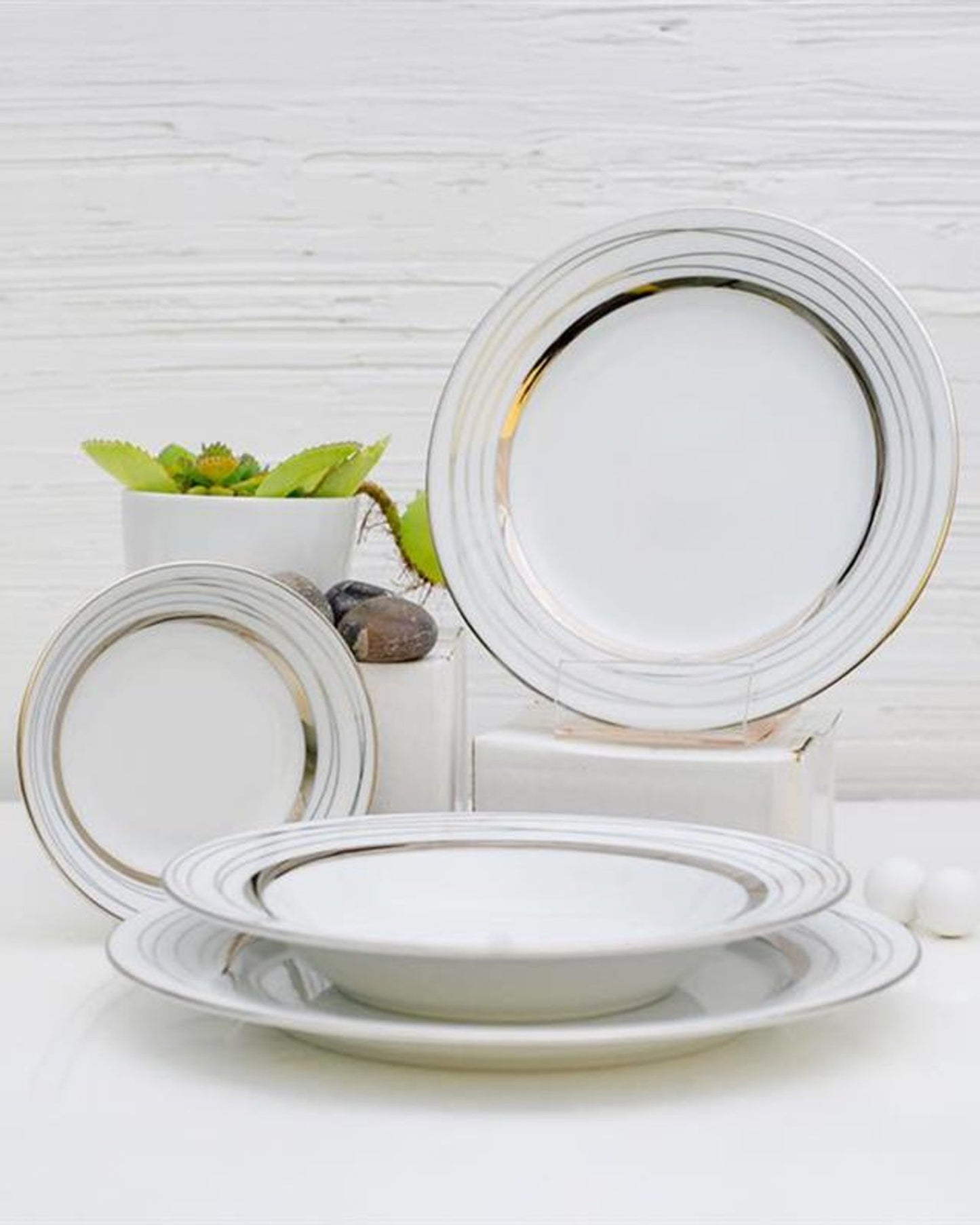 Dankotuwa Dinner Set 24Pc White Silver Helen