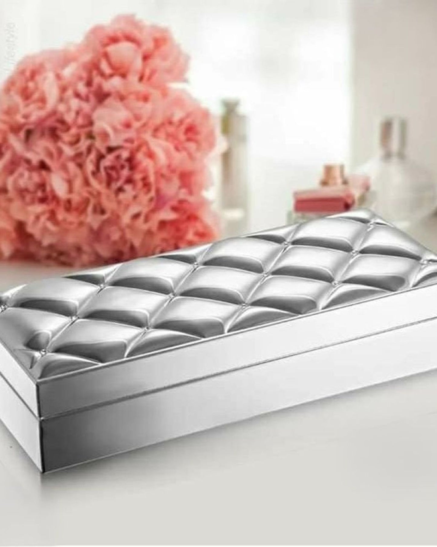 Winko Oblong Hinged Trinket Box with 14pcs Clear Crystal Black Velvet